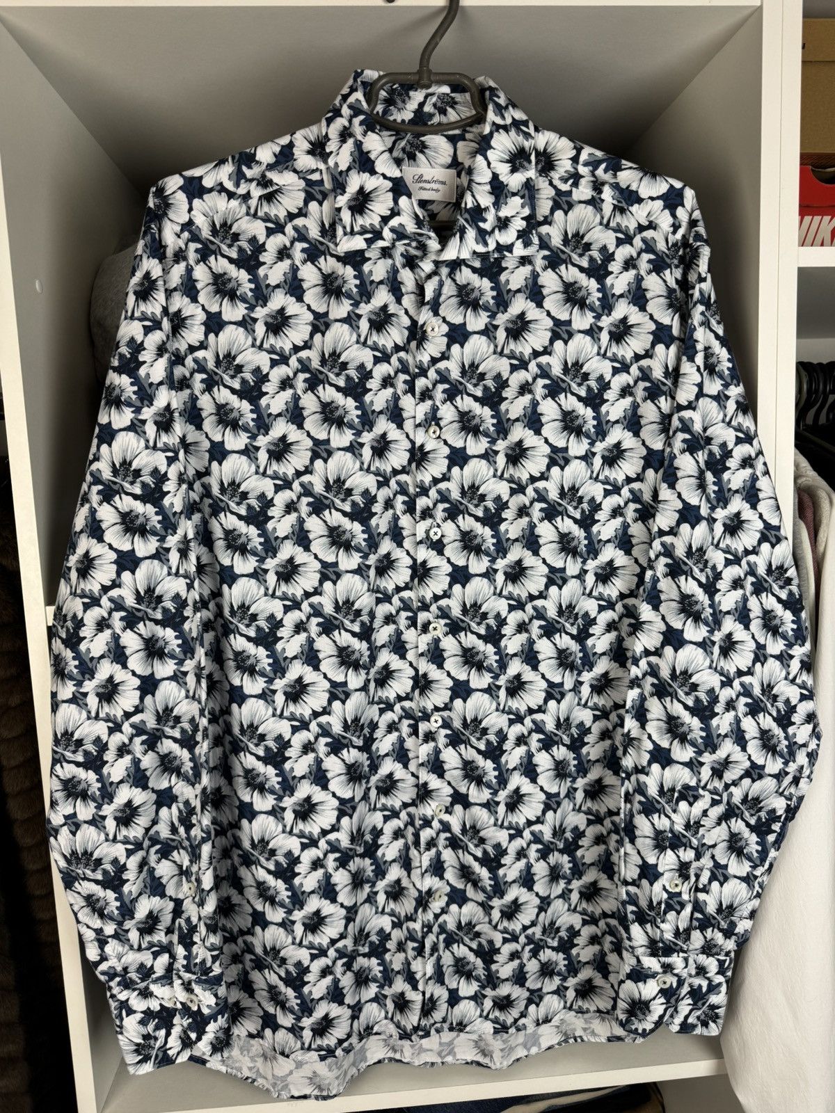 Strenstroms Stenströms Fitted Body Floral Print LS Shirt Size 17.5/44 Size US XL / EU 56 / 4 - 1 Thumbnail