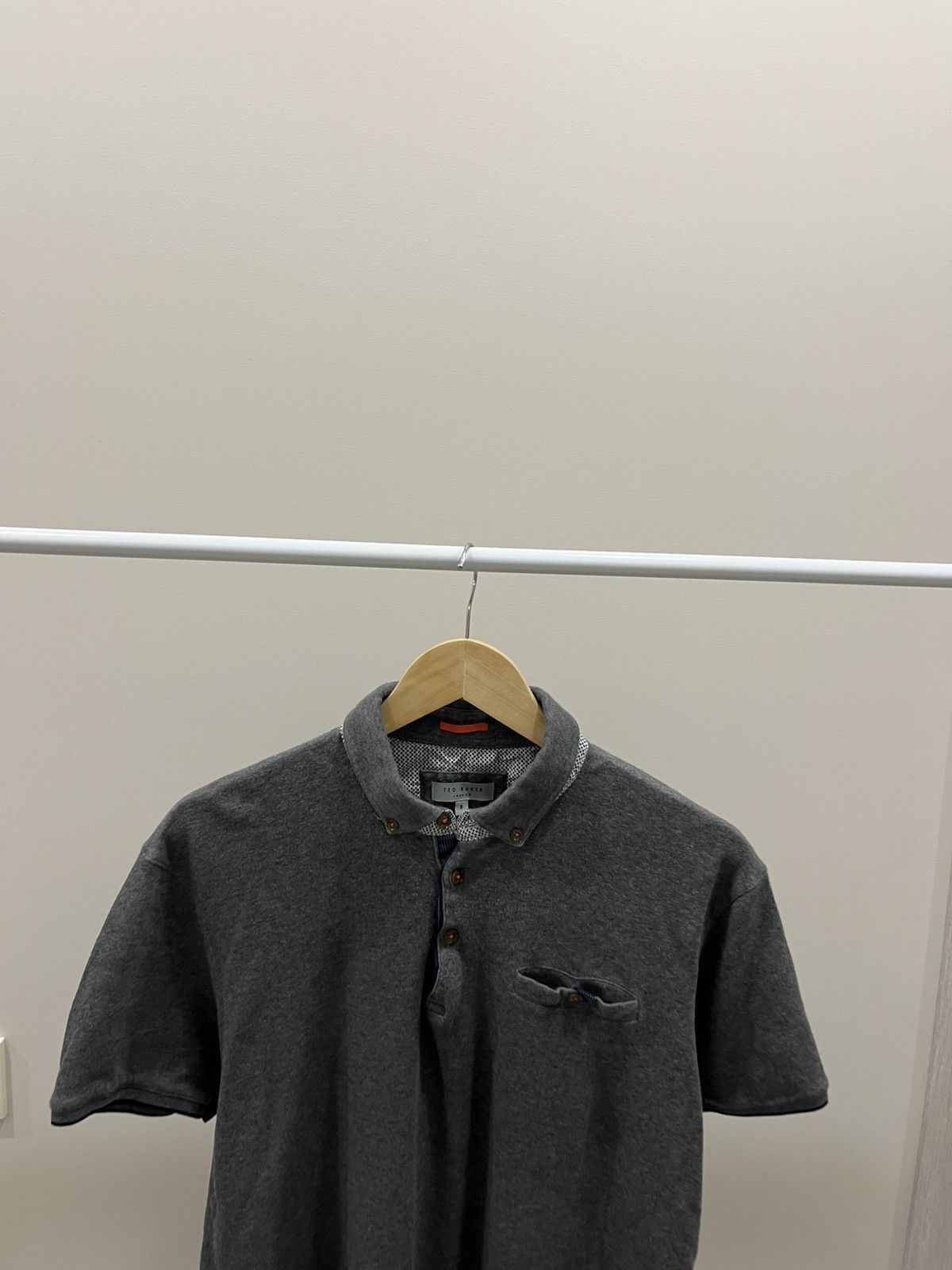 Ted Baker Ted Baker Polo Sht Sleeve Size 5 Men XL Black Collar Casual Size US XL / EU 56 / 4 - 1 Thumbnail