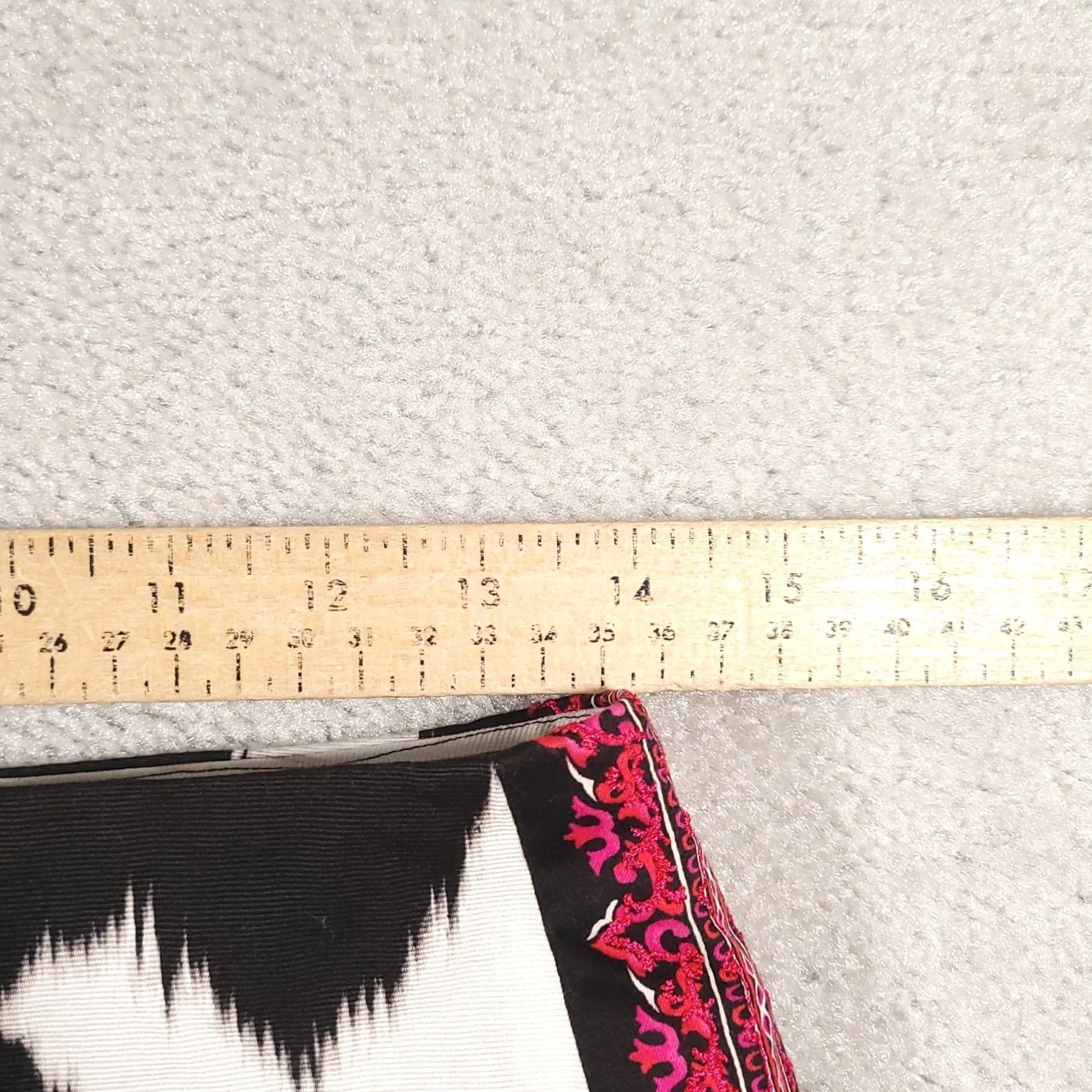White House Black Market VINTAGE? (No) White House Black Market Women's Skirt Embroidered Size 2 Pencil A-Line Black Cotton Blend Zip Size 26" / US 2 / IT 38 - 4 Thumbnail