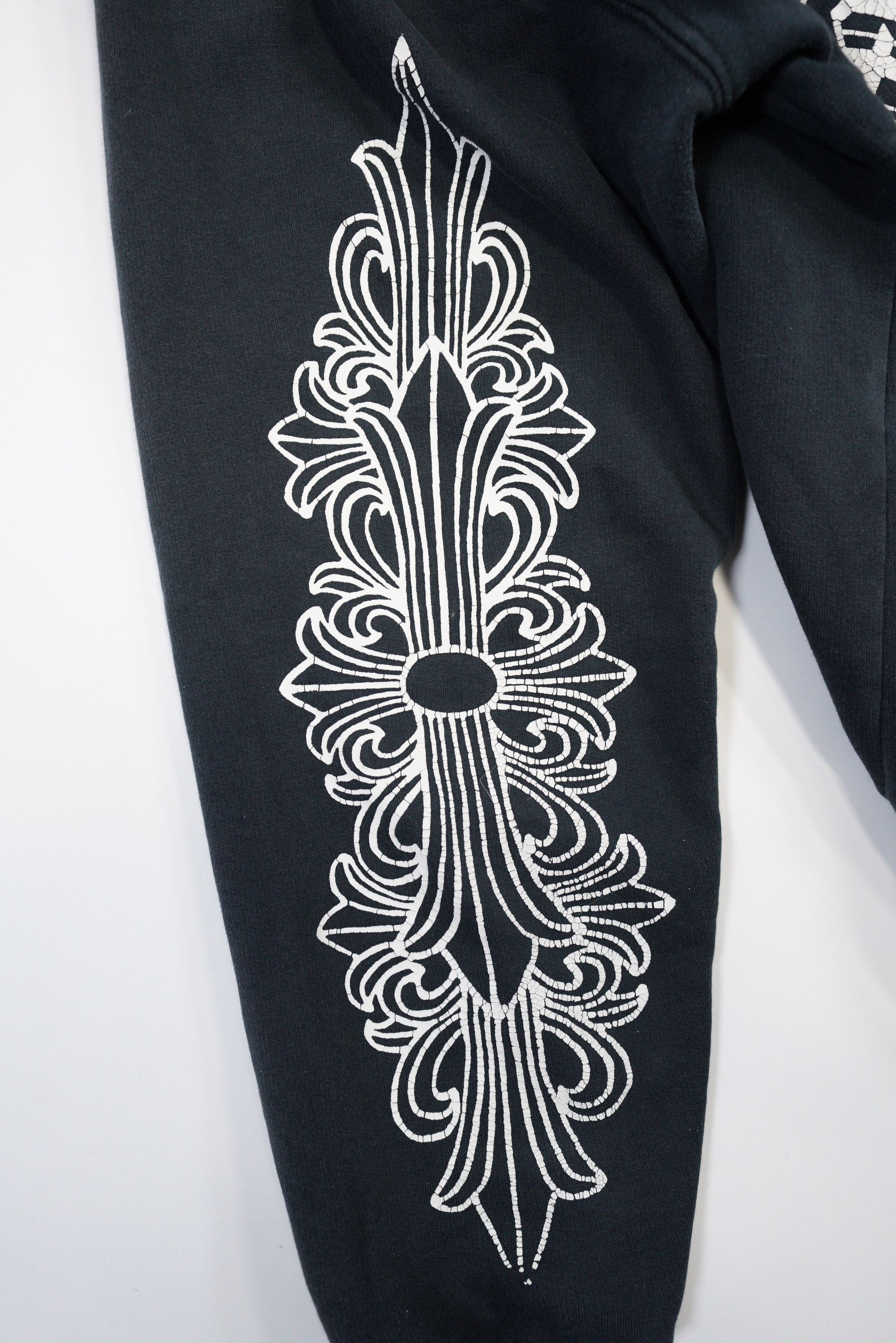 Chrome Hearts Chrome Hearts Vintage Thermal Floral Sleeve Horseshoe Hoodie Size US L / EU 52-54 / 3 - 9 Thumbnail