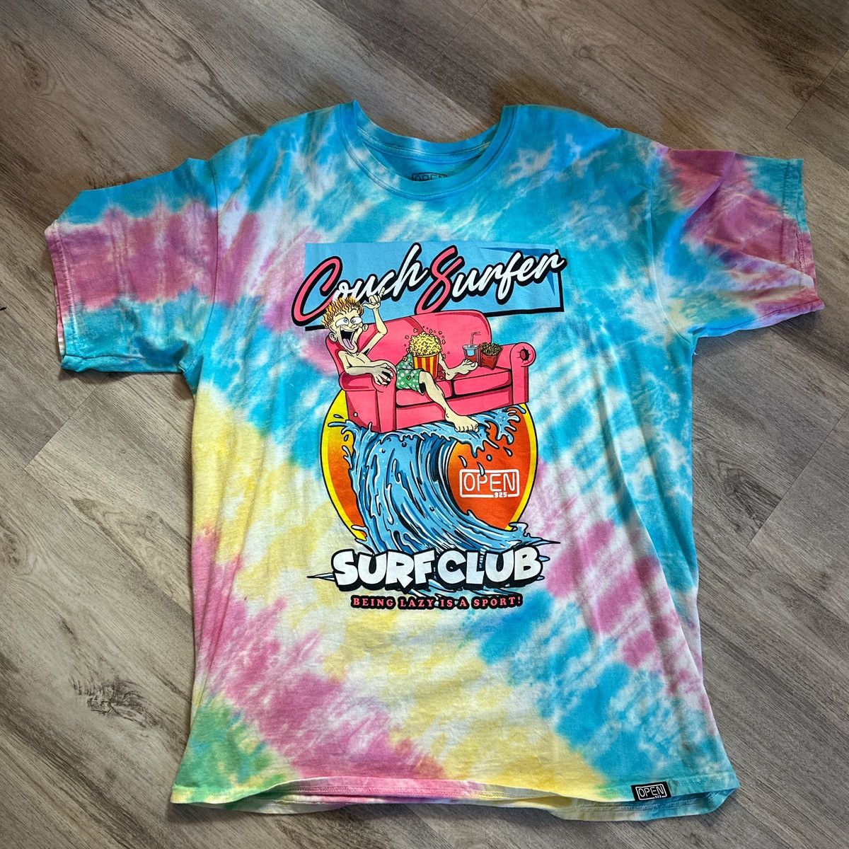 Vintage Open "Couch Surfer" Graphic Tee Rainbow Tie-Dye Size US XL / EU 56 / 4 - 1 Preview