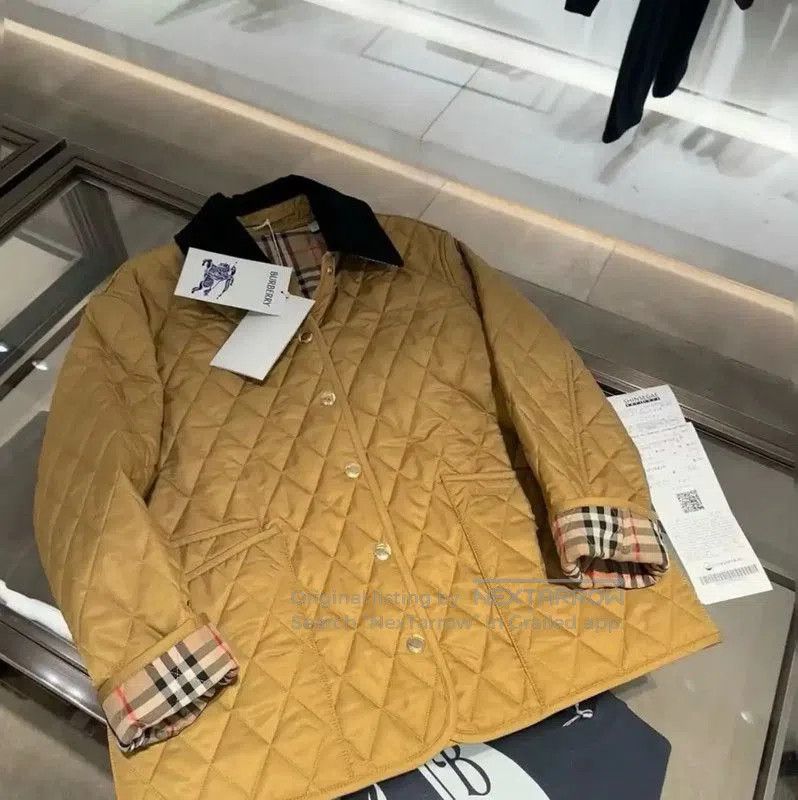 Burberry Burberry Gold Quilted Winter Jacket for Women. Size XS / US 0-2 / IT 36-38 - 5 Thumbnail
