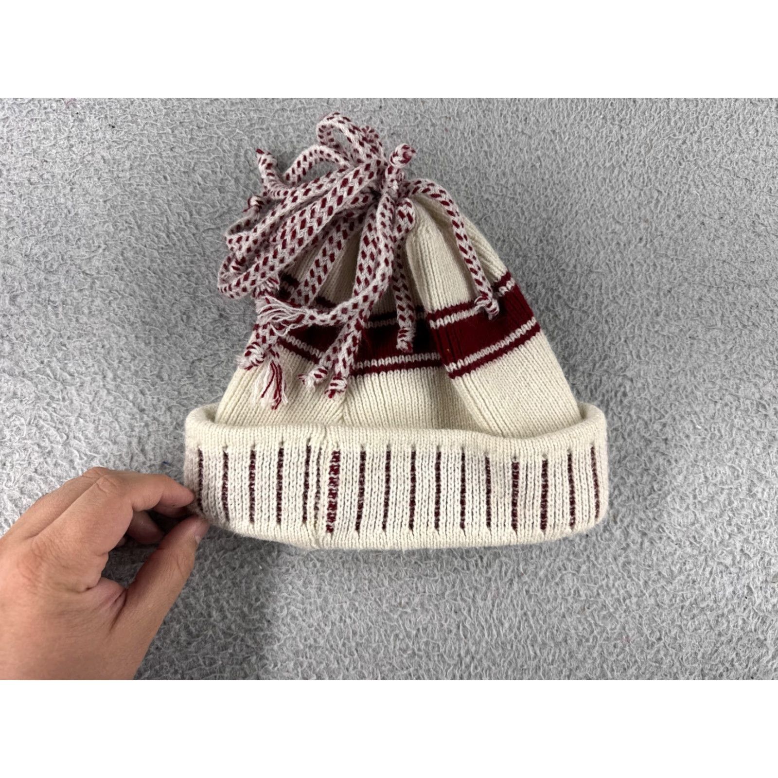 Vintage Proman Women's Beanie Knit Acrylic Casual Ski Snowboard Fall Winter One Size Red White Size ONE SIZE - 2 Thumbnail