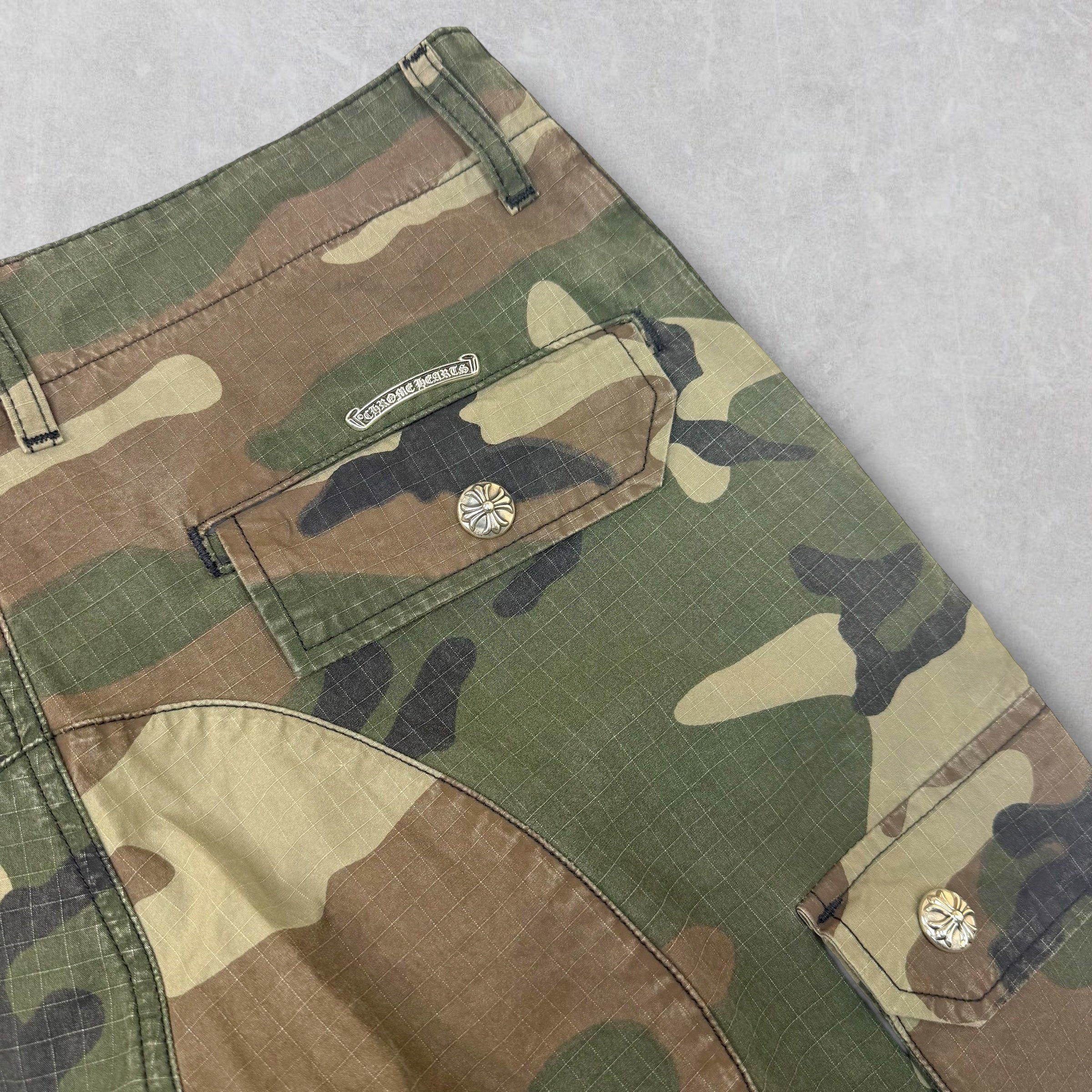 Chrome Hearts Chrome Hearts Cross Patch Camo Cargo Shorts 32 Size US 32 / EU 48 - 5 Thumbnail