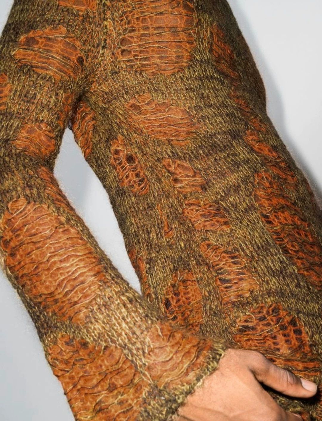 Namacheko Namacheko Colorblocked Distressed Heavyweight Sweater M Size US M / EU 48-50 / 2 - 4 Thumbnail