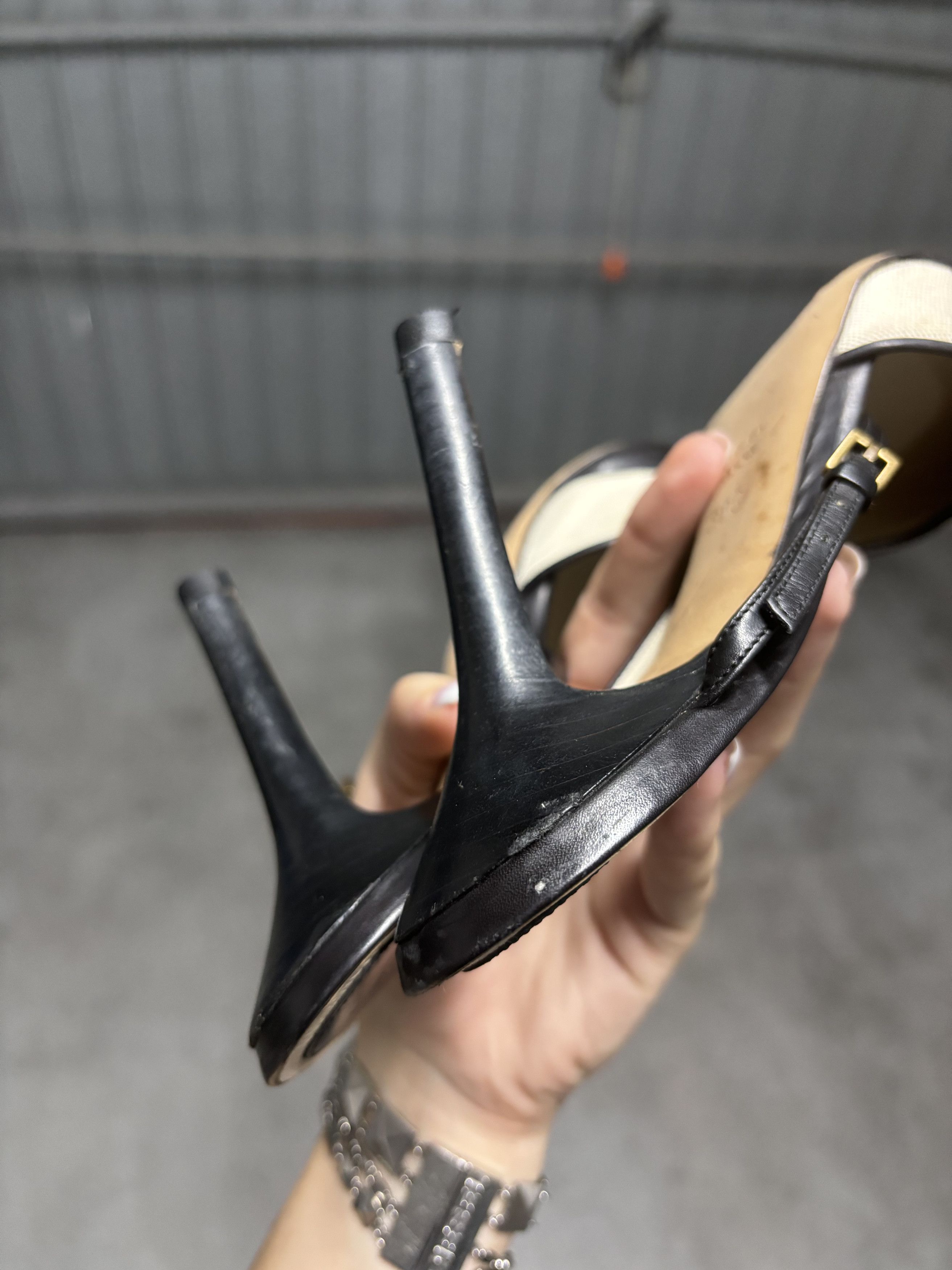 Gucci Gucci B&W Ankle Strap Pointed Toe Heels. Size US 7 / IT 37 - 10 Thumbnail