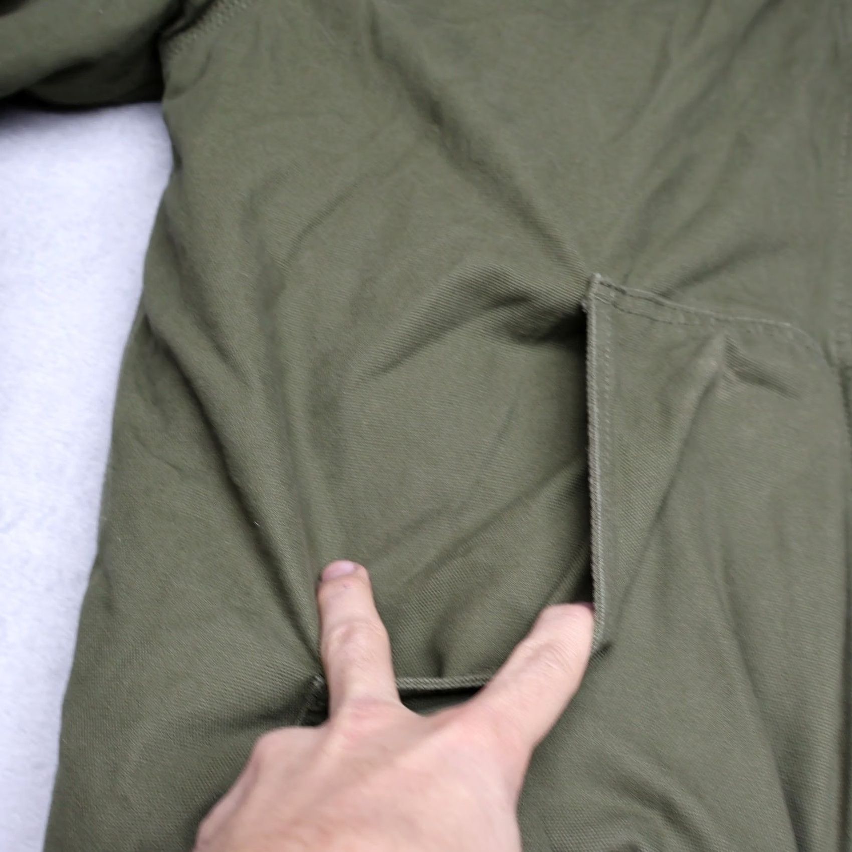 Vintage Woolrich Jacket Mens L Green Canvas Hooded Quilt Lined Rugged Full Zip Work Bomber Coat Size US L / EU 52-54 / 3 - 3 Thumbnail