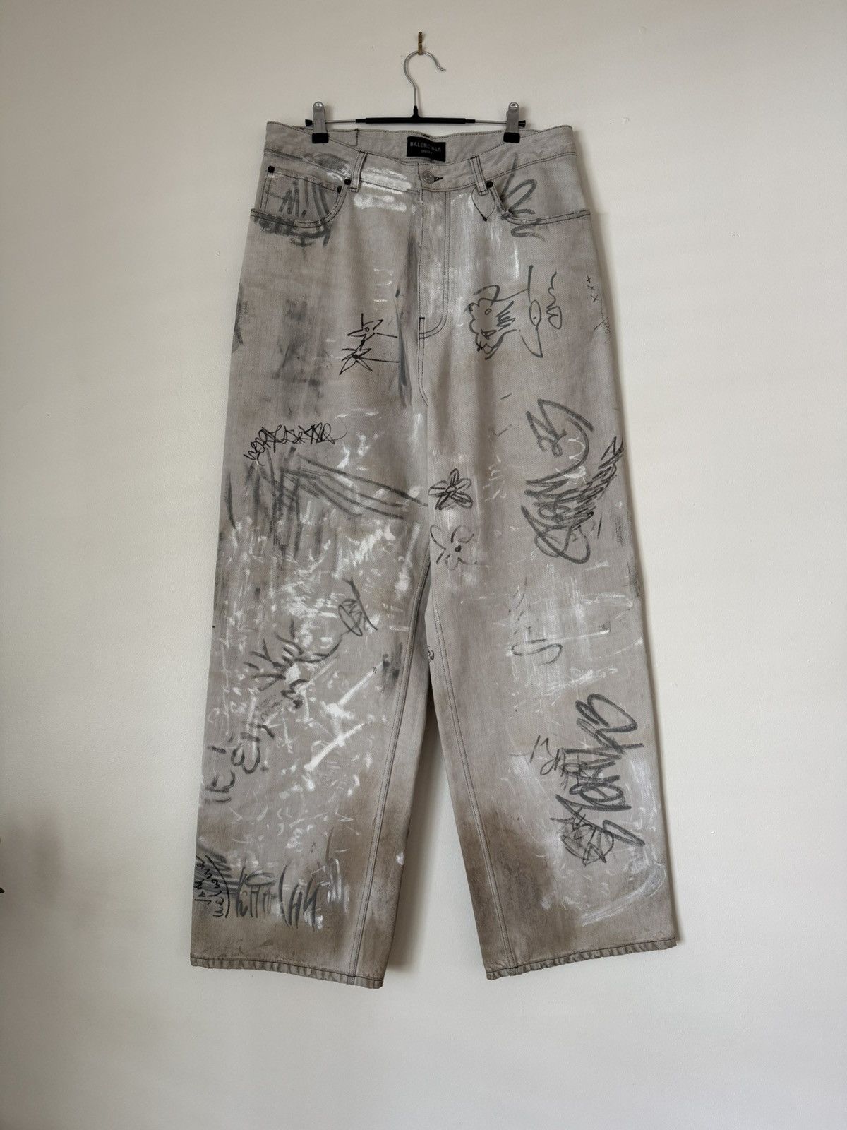 Balenciaga Balenciaga SS23 Graffiti Jeans Baggy Size US 32 / EU 48 - 1 Thumbnail