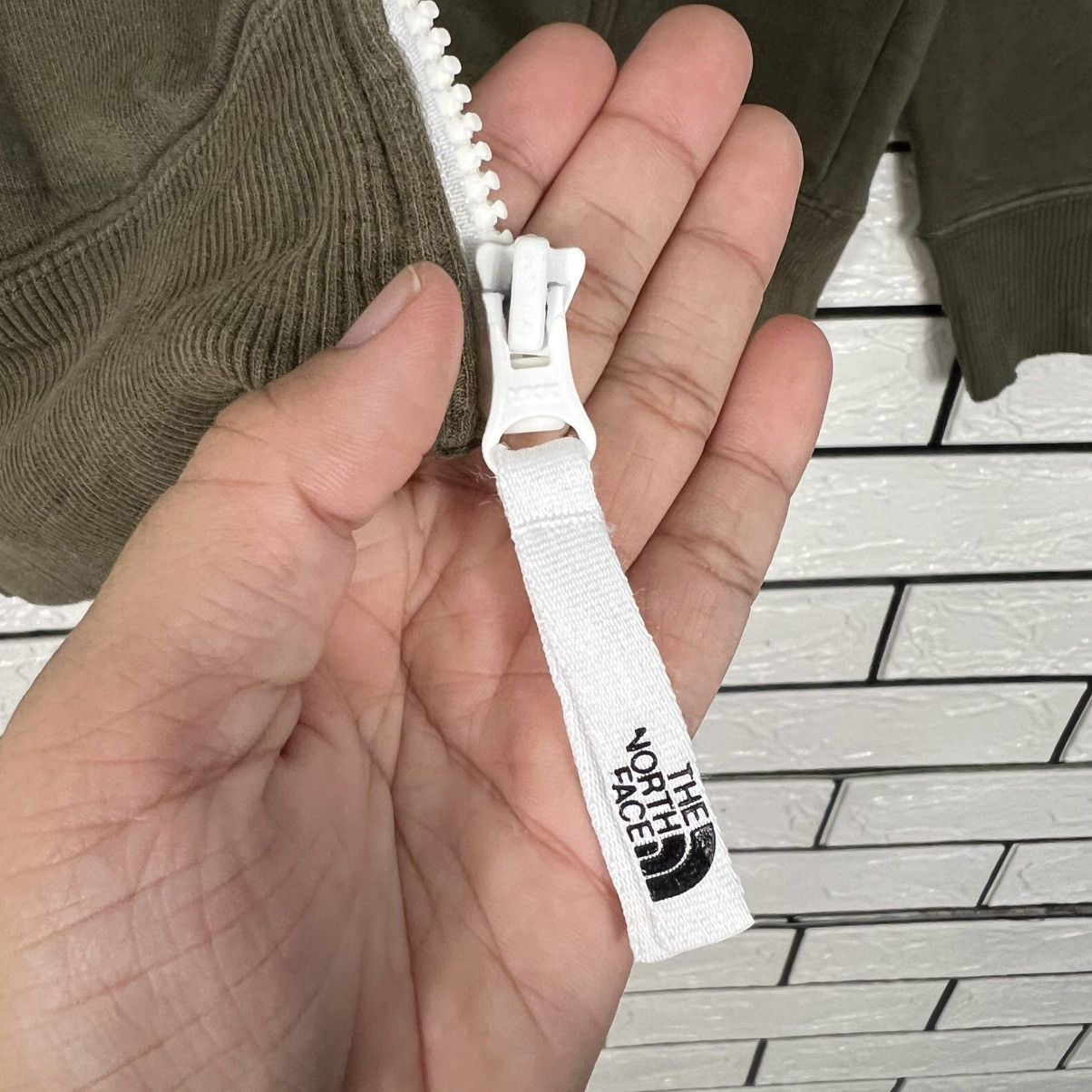 The North Face THE NORTH FACE Embroidered Logo Zipper Hoodies #4259-C194 Size US S / EU 44-46 / 1 - 11 Thumbnail