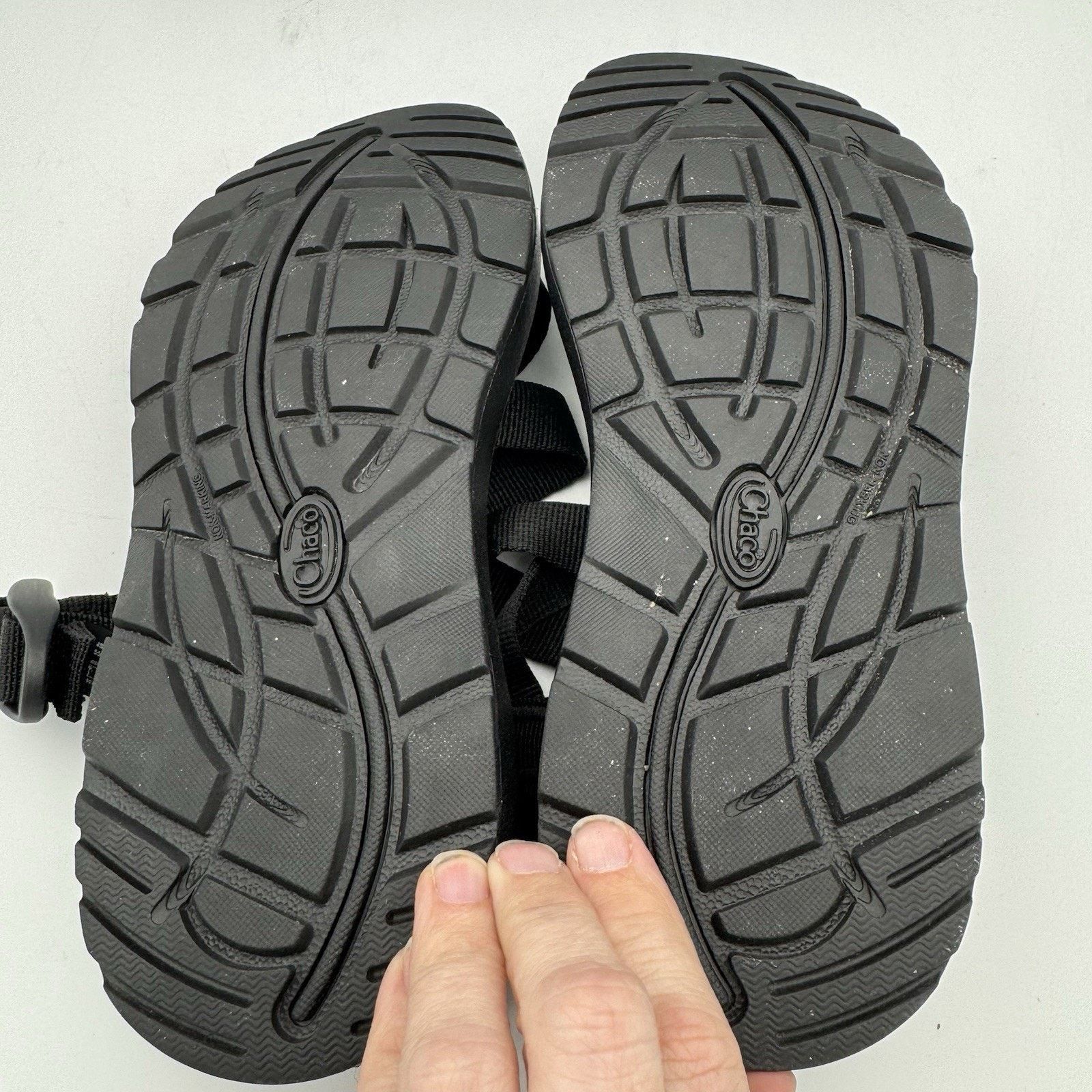 Chaco Chaco womens BANDED Z CLOUD Sport Sandal SOLID BLACK 5 M NIB Size US 5 / IT 35 - 5 Thumbnail