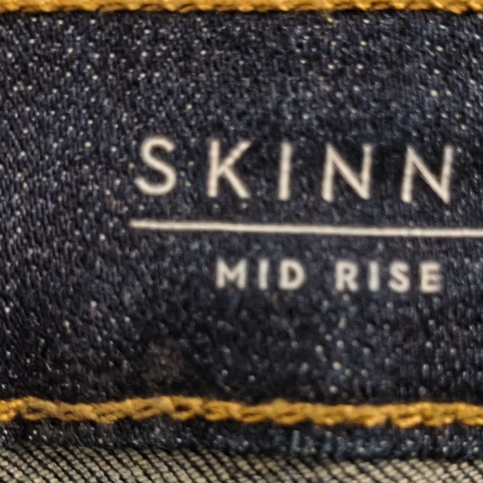 Vera Wang Simply Vera Vera Wang Skinny Jeans Size 14 Dark Wash Yellow Size 36" / US 14 / IT 50 - 3 Thumbnail