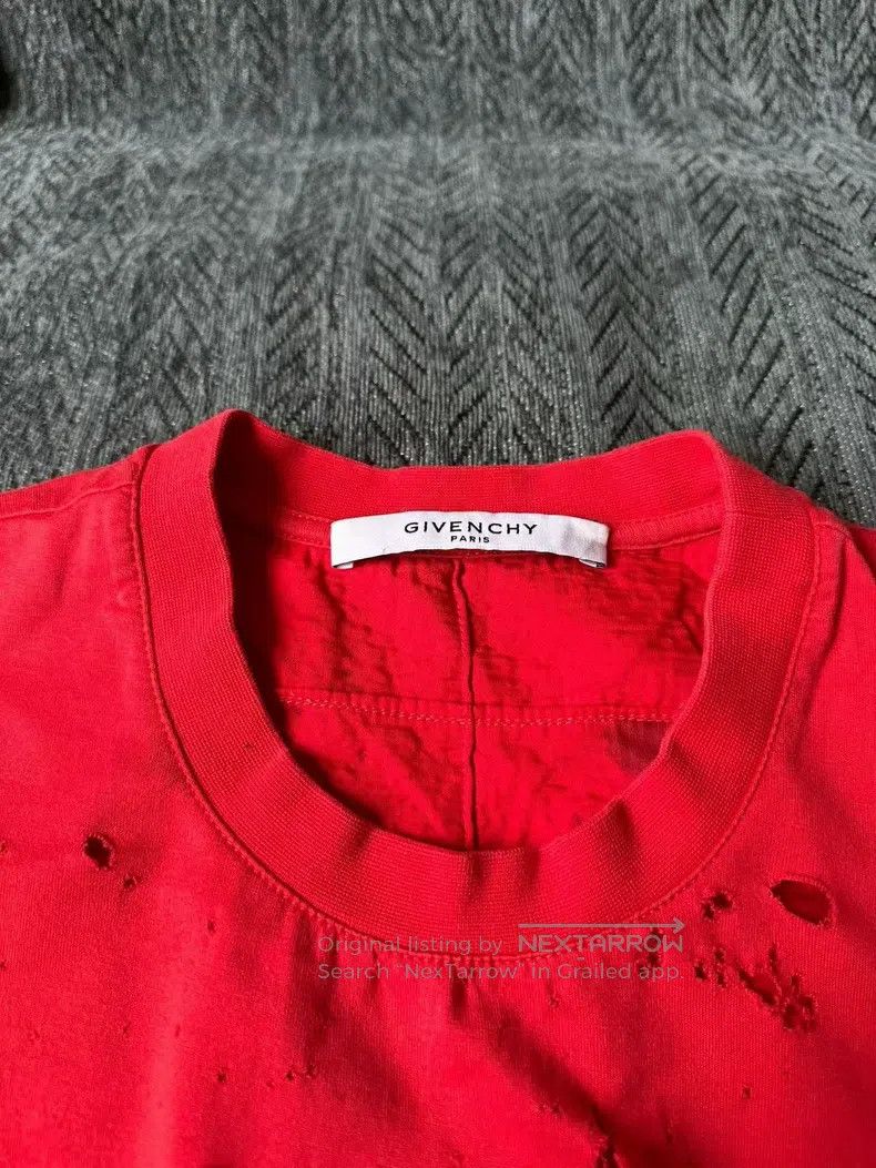 Givenchy Givenchy Red Big Hole Short Sleeve Size US S / EU 44-46 / 1 - 3 Thumbnail