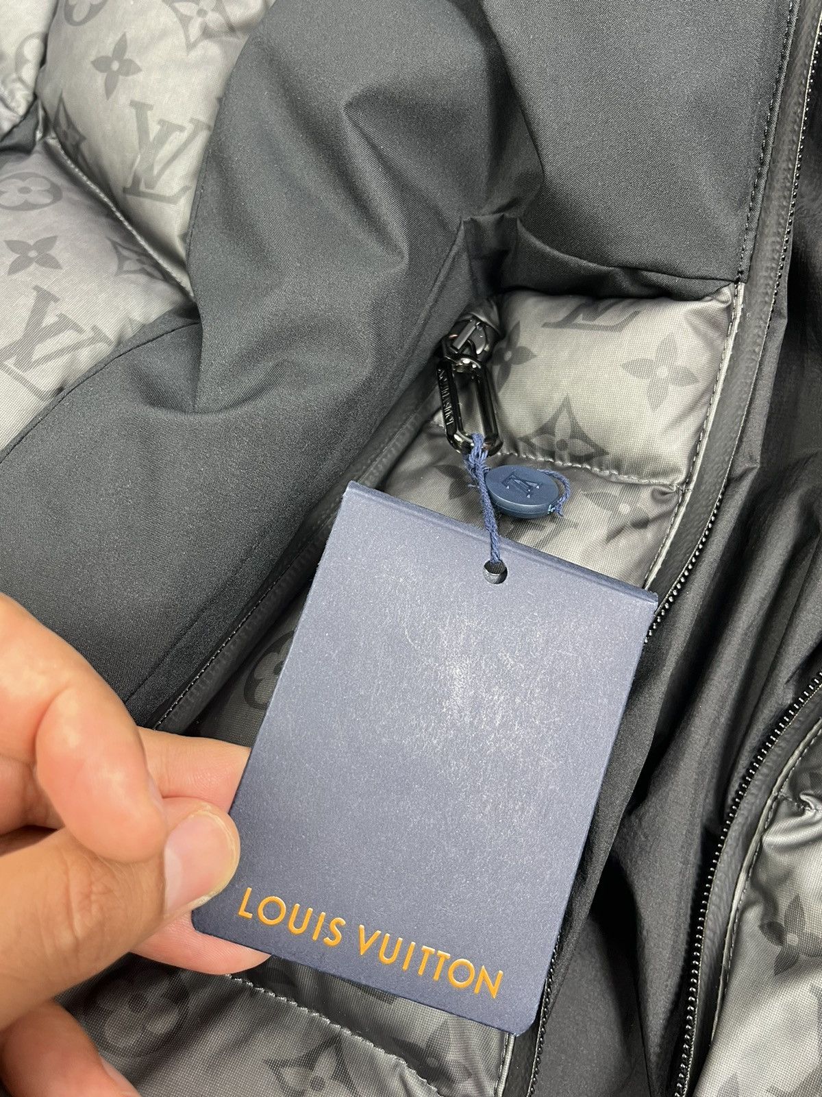 Louis Vuitton 2054 Heat & water sensitive technical puffer ski jacket Size US XL / EU 56 / 4 - 18 Thumbnail