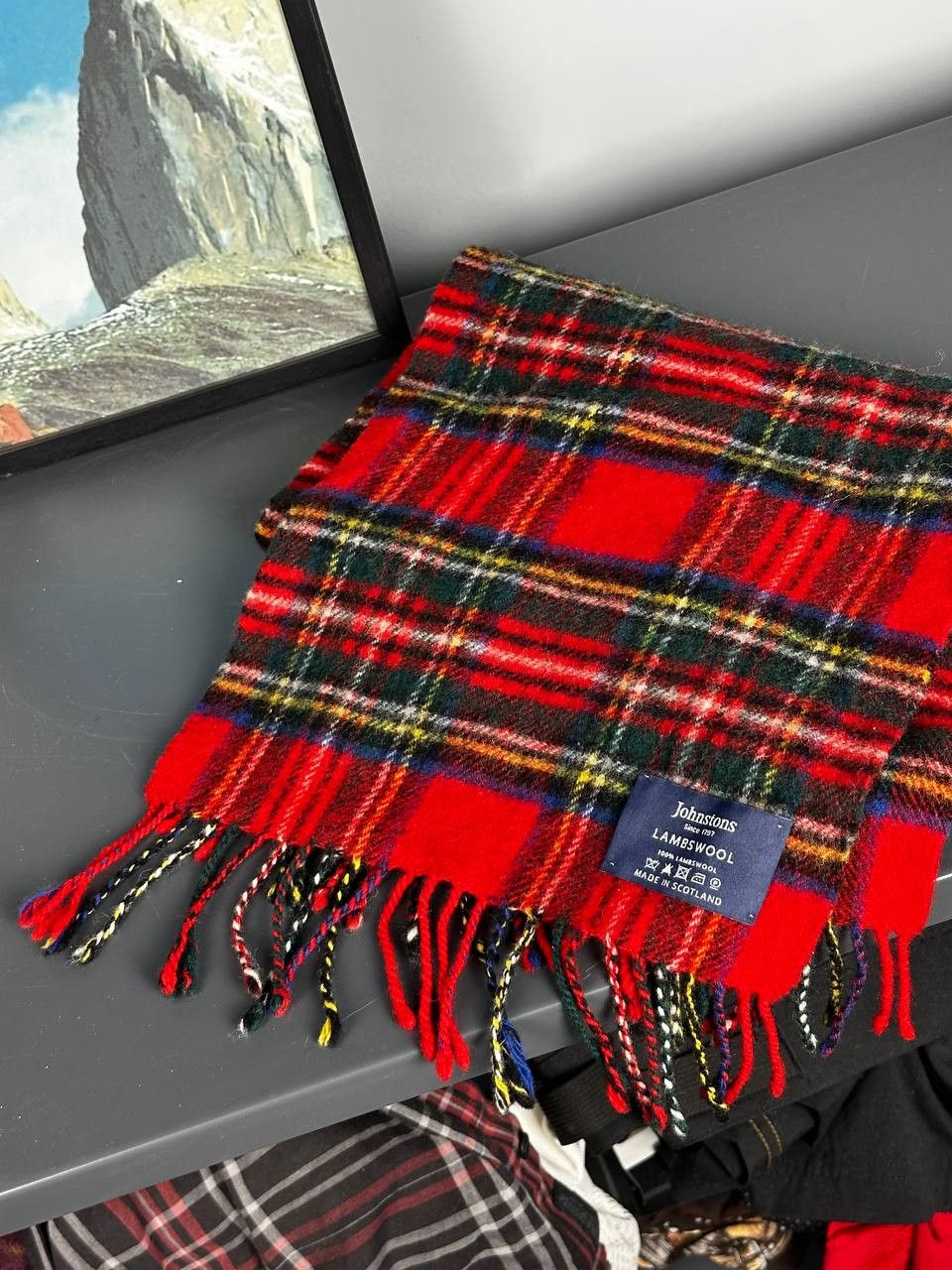 Johnstons of Elgin Scotland 100% Lambswool Red good Plaid Fringed Scarf