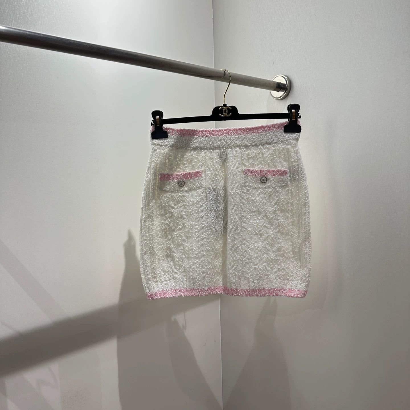 Chanel Chanel may701 pink white logo button knit skirt 38 cotton Size 27" / US 4 / IT 40 - 1 Thumbnail