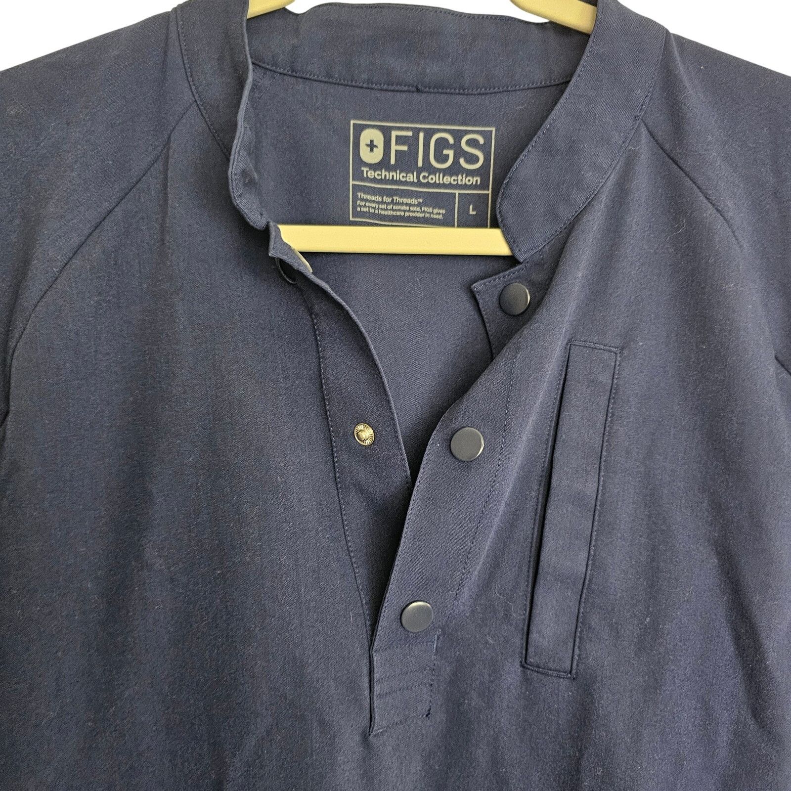 Figue Figs Mens Navy Blue Scrub Top Snap Henley Patch Pockets L Size US L / EU 52-54 / 3 - 2 Thumbnail