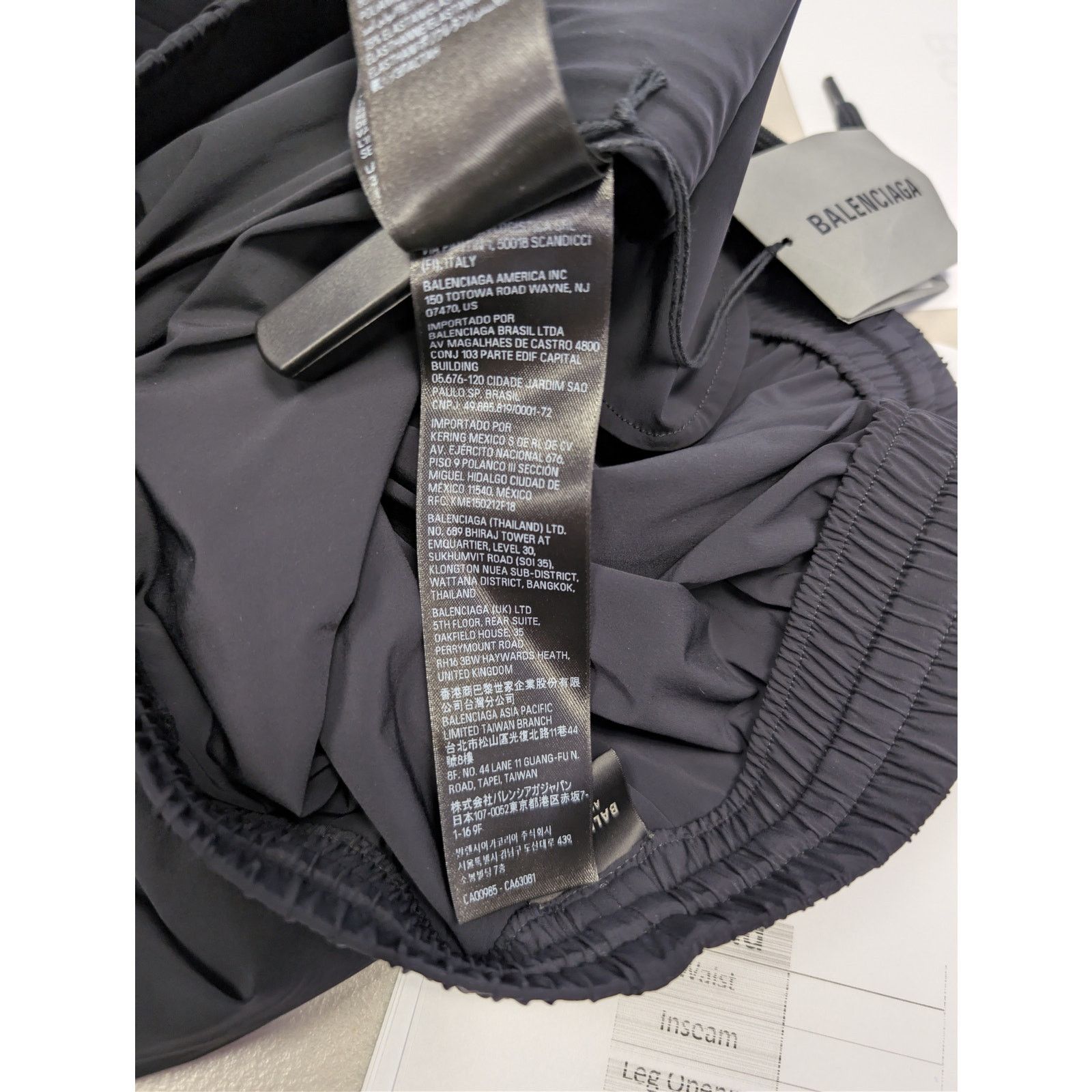 Balenciaga o1rshd1 Activewear Track Pants in Black Size US 32 / EU 48 - 21 Thumbnail