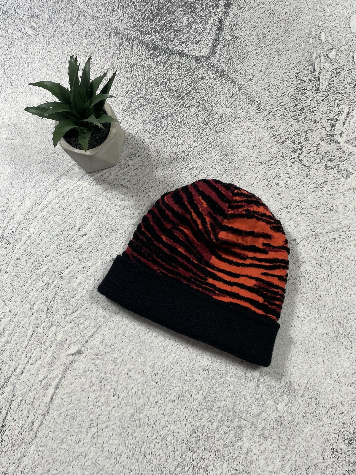 Japanese Brand × Kenzo Vintage Kenzo X H&M Y2K Dragon Beanie Hat Size ONE SIZE - 1 Thumbnail