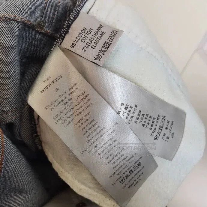 Dior christian dior women's embossed jeans. Size US 28 / EU 44 - 7 Thumbnail