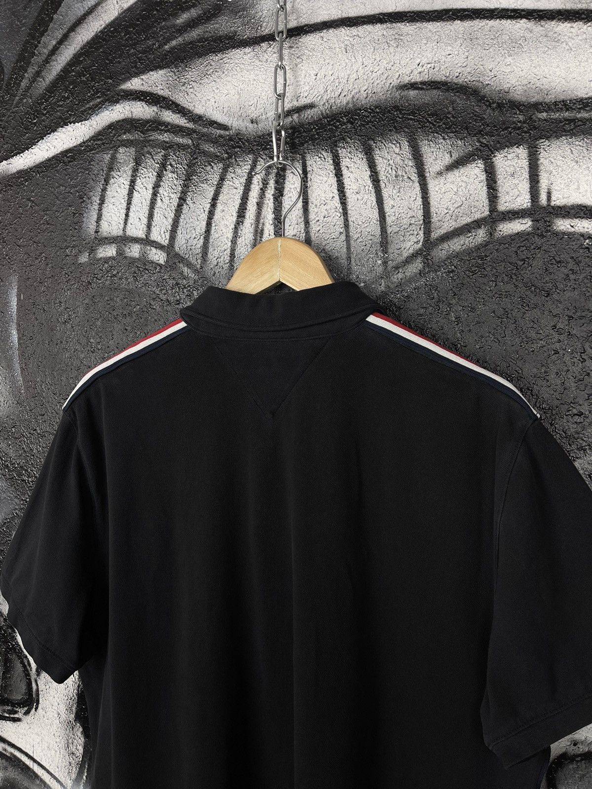 Mercedes-Benz Tommy Hilfiger Petronas Mercedes Benz Formula One Team Polo Size US XL / EU 56 / 4 - 6 Thumbnail