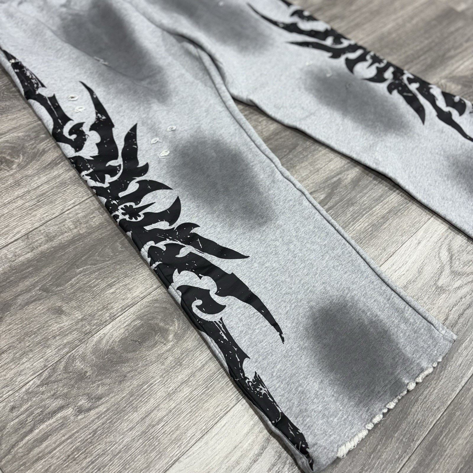 LOSTSHDWS Lost Shdws Distressed Complexcon Exclusive Sweatpants | NEW! Size US 33 - 3 Thumbnail