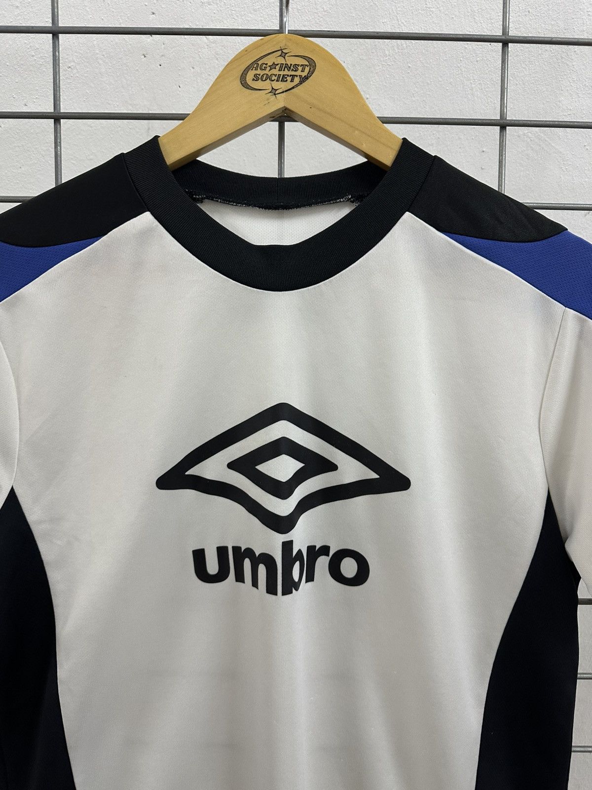 Umbro Rare Umbro Inter Milan Colourway Jersey By Descente Size US M / EU 48-50 / 2 - 4 Thumbnail