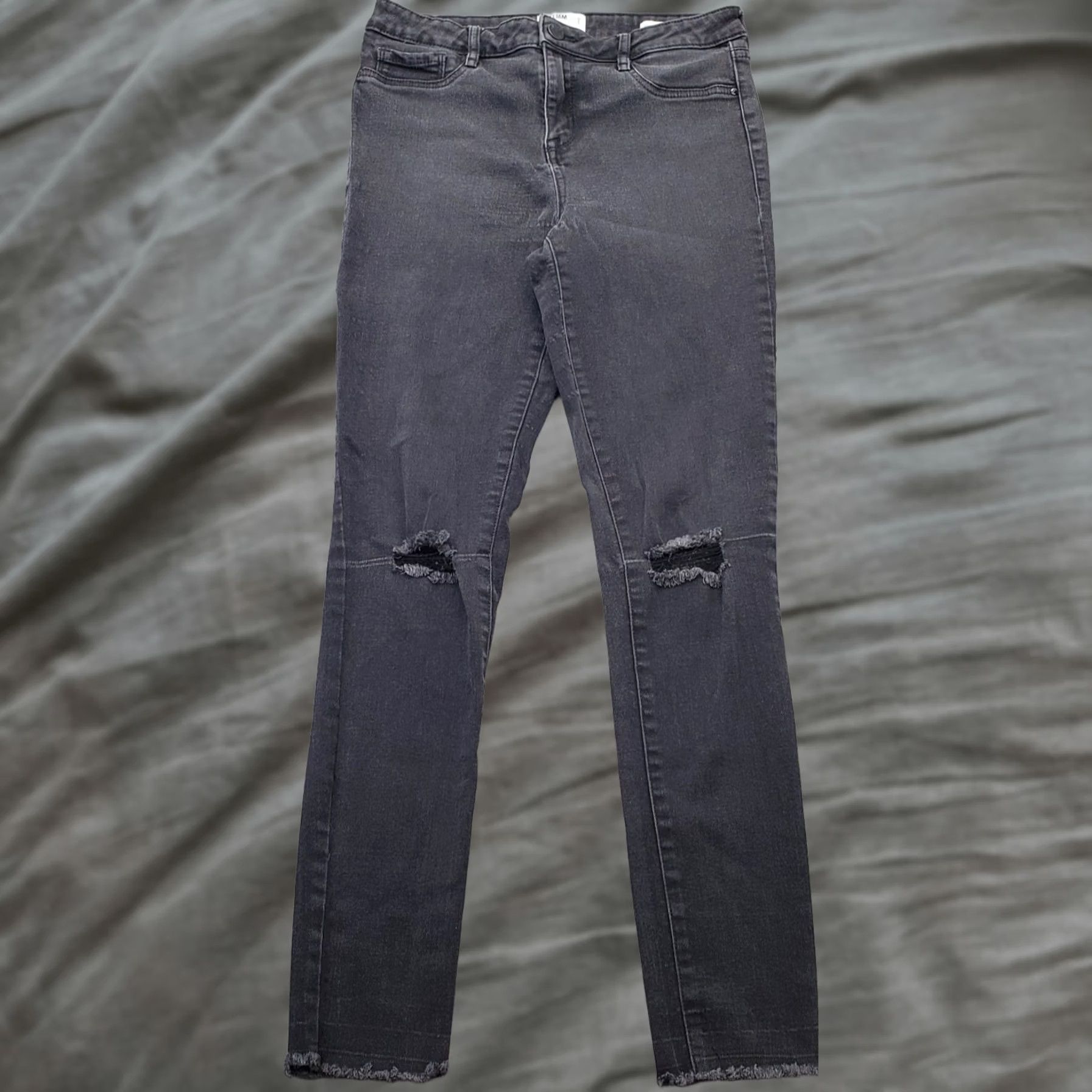 Vintage William Rast Womens 29 Black Denim Skinny Jeans High Rise Distressed Raw Hem Jeans Size 29" - 1 Thumbnail