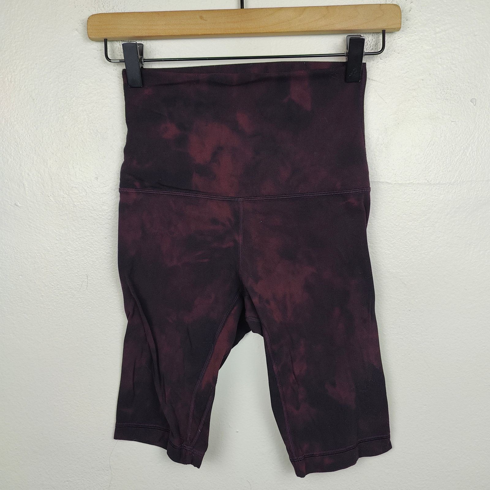 Lululemon Lululemon Align Super High Rise Short Diamond Dye 10" 4 Size 27" / US 4 / IT 40 - 1 Thumbnail