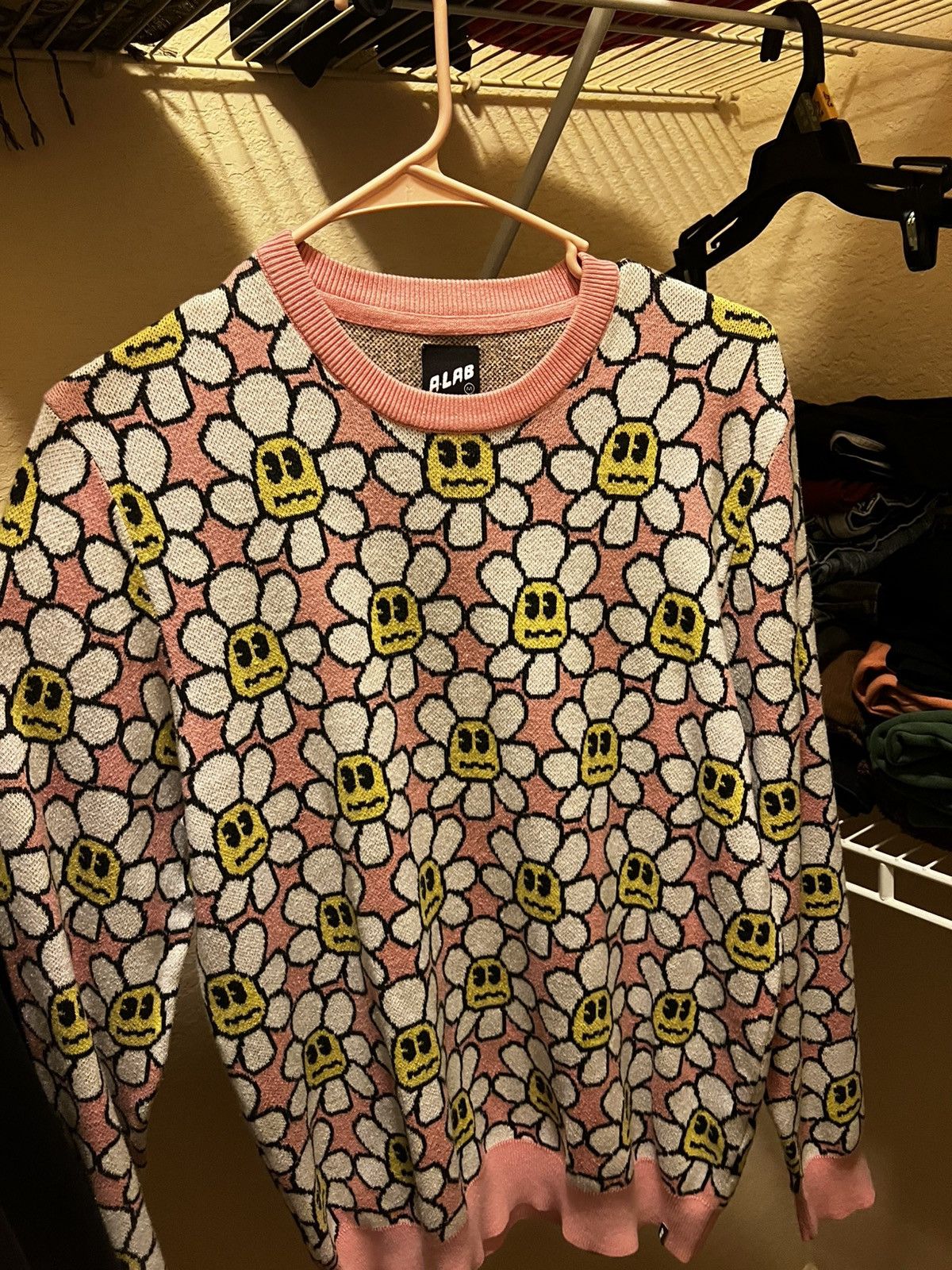 A.LAB A-LAB Pink Flower sweater Size US M / EU 48-50 / 2 - 1 Thumbnail