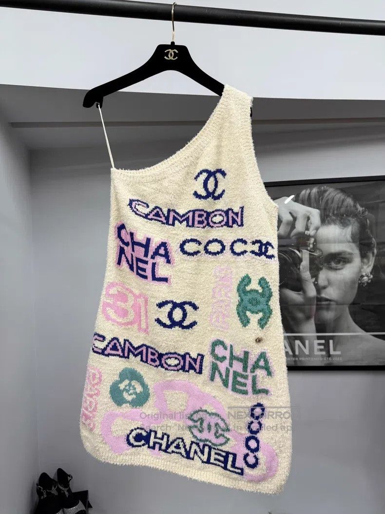 Chanel Chanel 23p popular white letter graffiti towel dress Size XS / US 0-2 / IT 36-38 - 1 Thumbnail