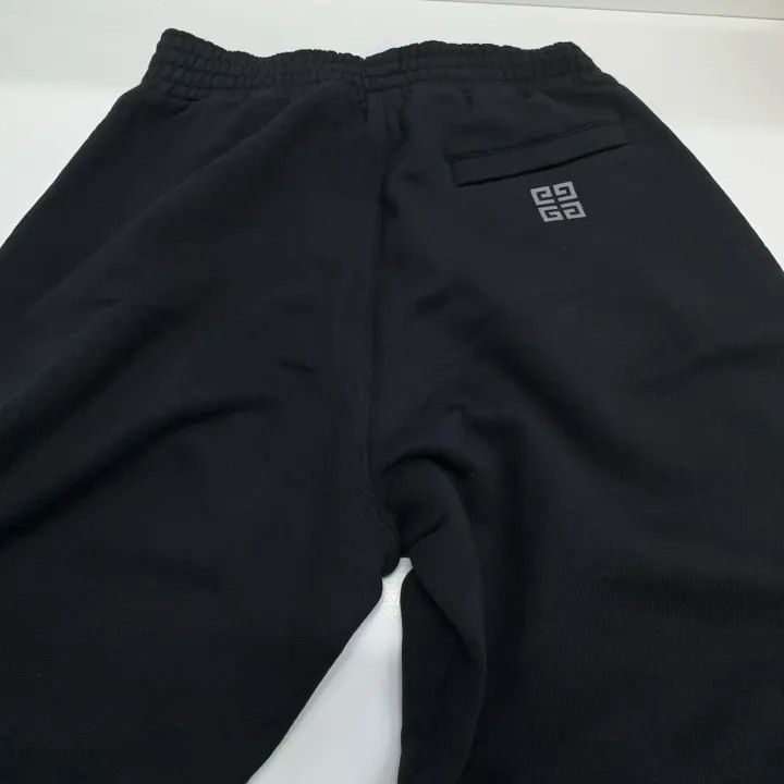 Givenchy Givenchy Givenchy Black Elastic Casual Shorts for Men -250 Size US 26 / EU 42 - 6 Thumbnail