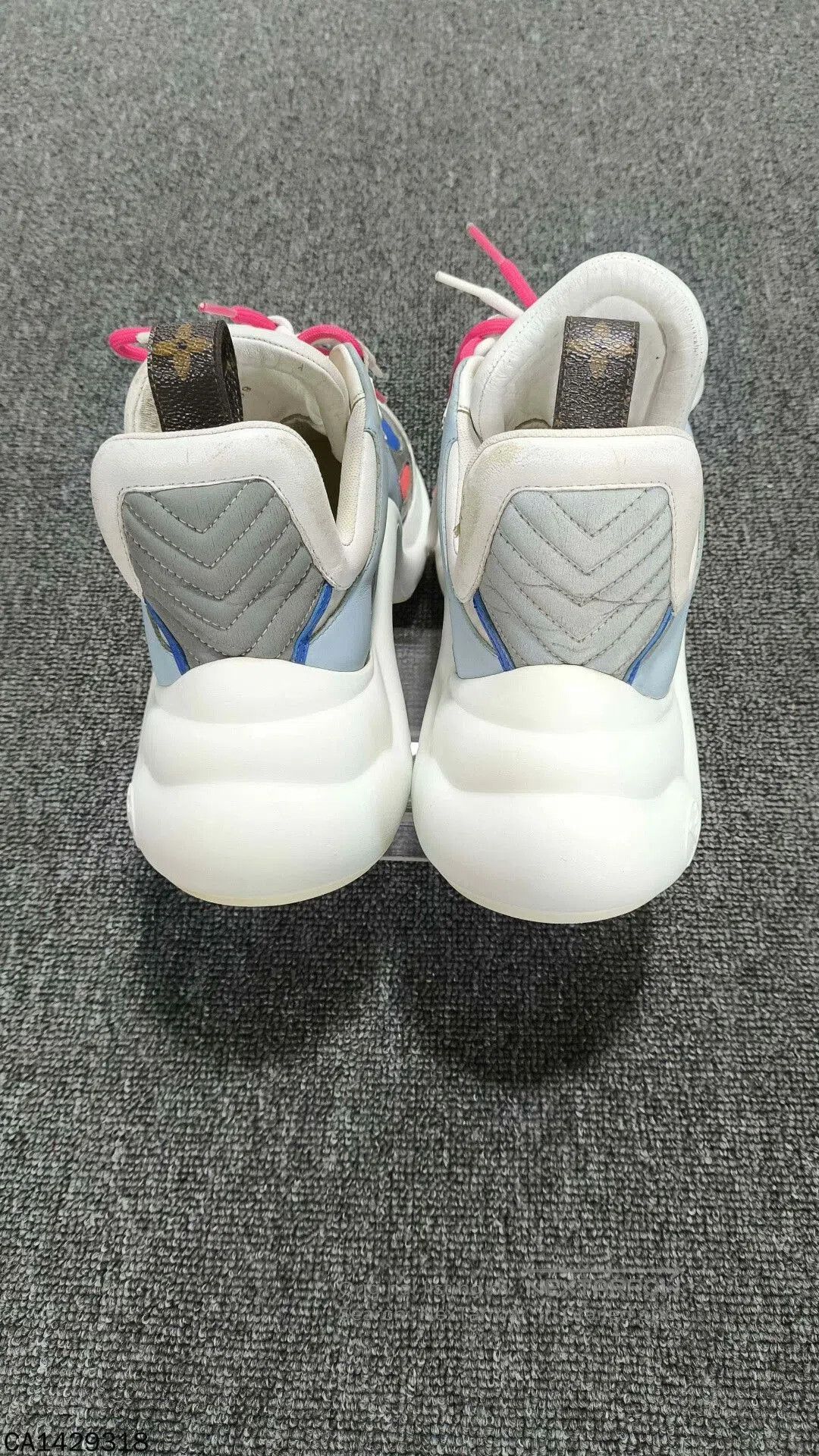 Louis Vuitton Louis Vuitton Logo Mesh Dad Shoes. Size US 8 / IT 38 - 5 Thumbnail