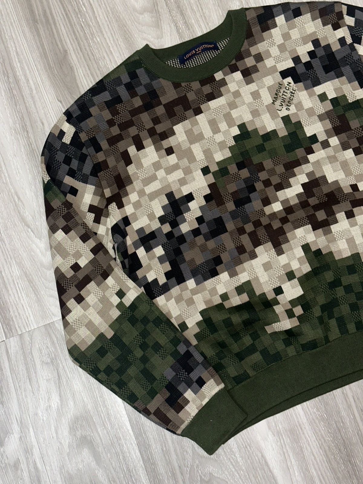 Louis Vuitton SS24 Louis Vuitton by Pharell Pixelated Sweatshirt Size US M / EU 48-50 / 2 - 3 Thumbnail