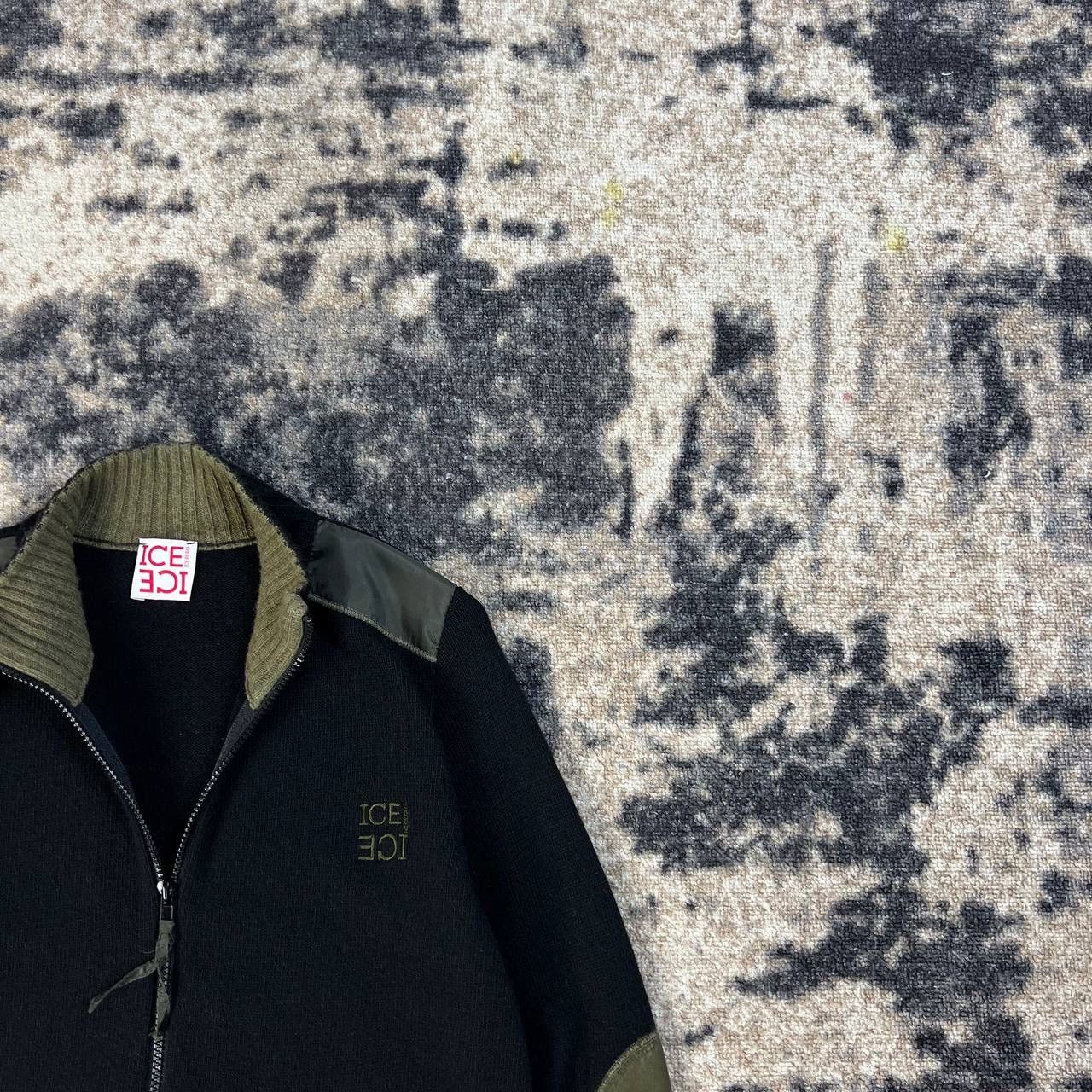 Iceberg Iceberg Vintage Y2K Luxury Mini Logo Zip Up Sweater Size US S / EU 44-46 / 1 - 2 Thumbnail