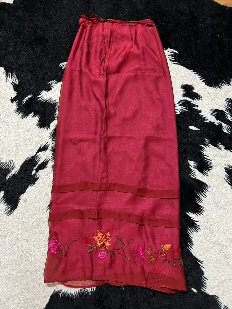 Kenzo KENZO A piece of gauze embroidered flowers with a glossy s Size 26" / US 2 / IT 38 - 7 Thumbnail