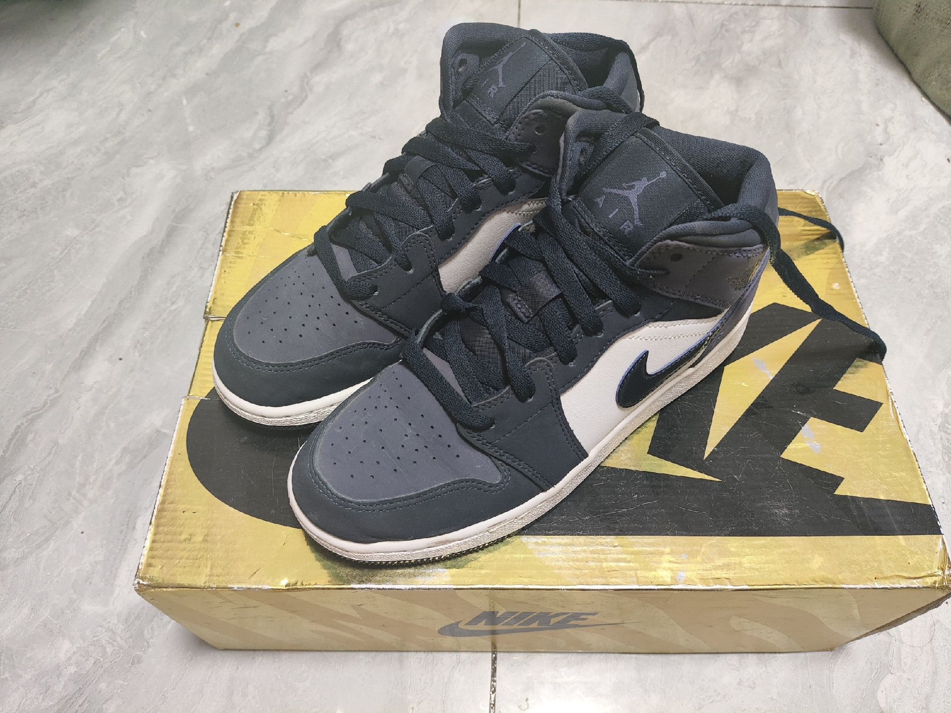 Jordan Brand Jordan Brand AIR JORDAN Purple Lowtop Sneakers 5 Men Size US 5 / EU 37 - 1 Thumbnail