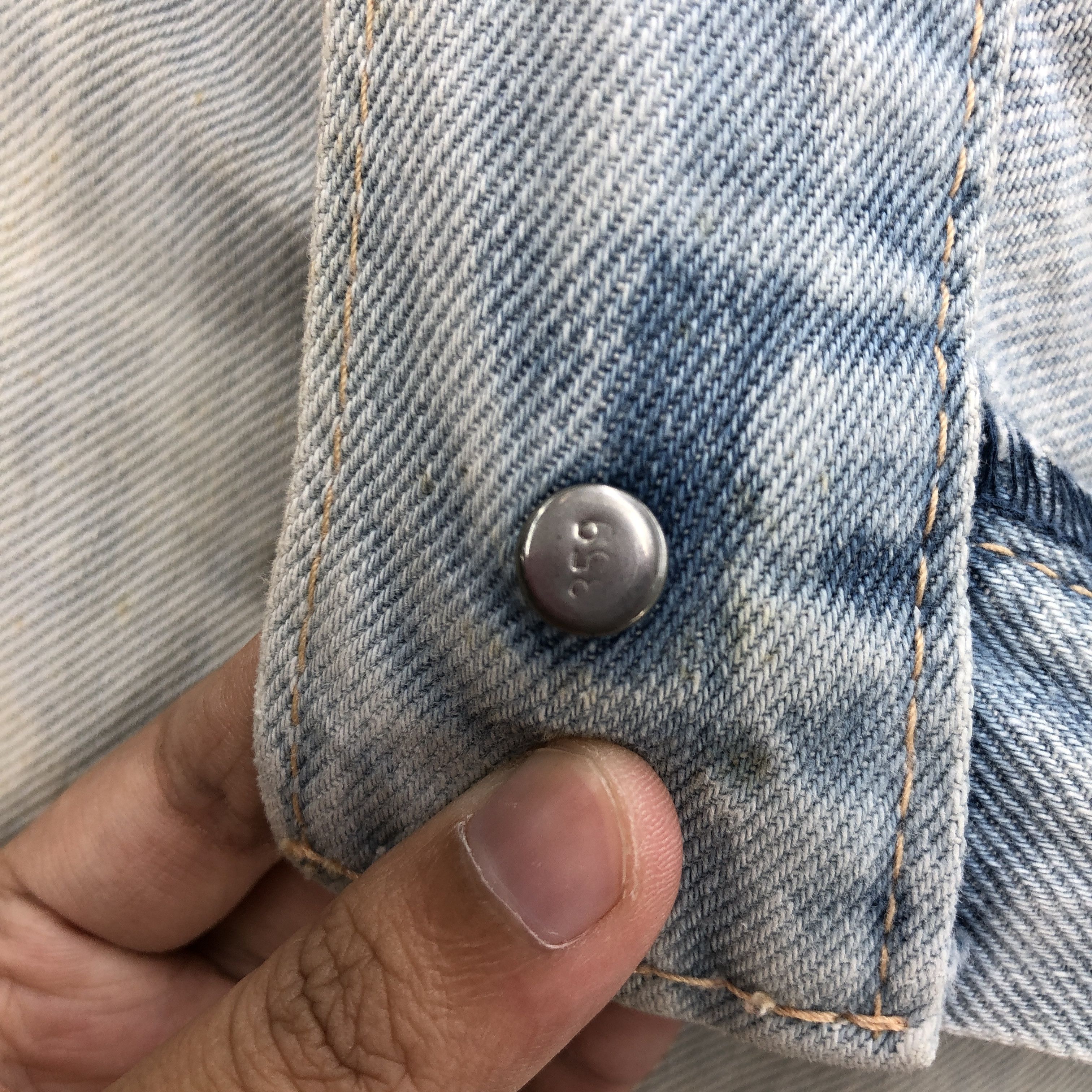 Levi's 90s Levis 902 Distressed Jeans Light Wash Buckle Back Denim Size US 32 / EU 48 - 7 Thumbnail