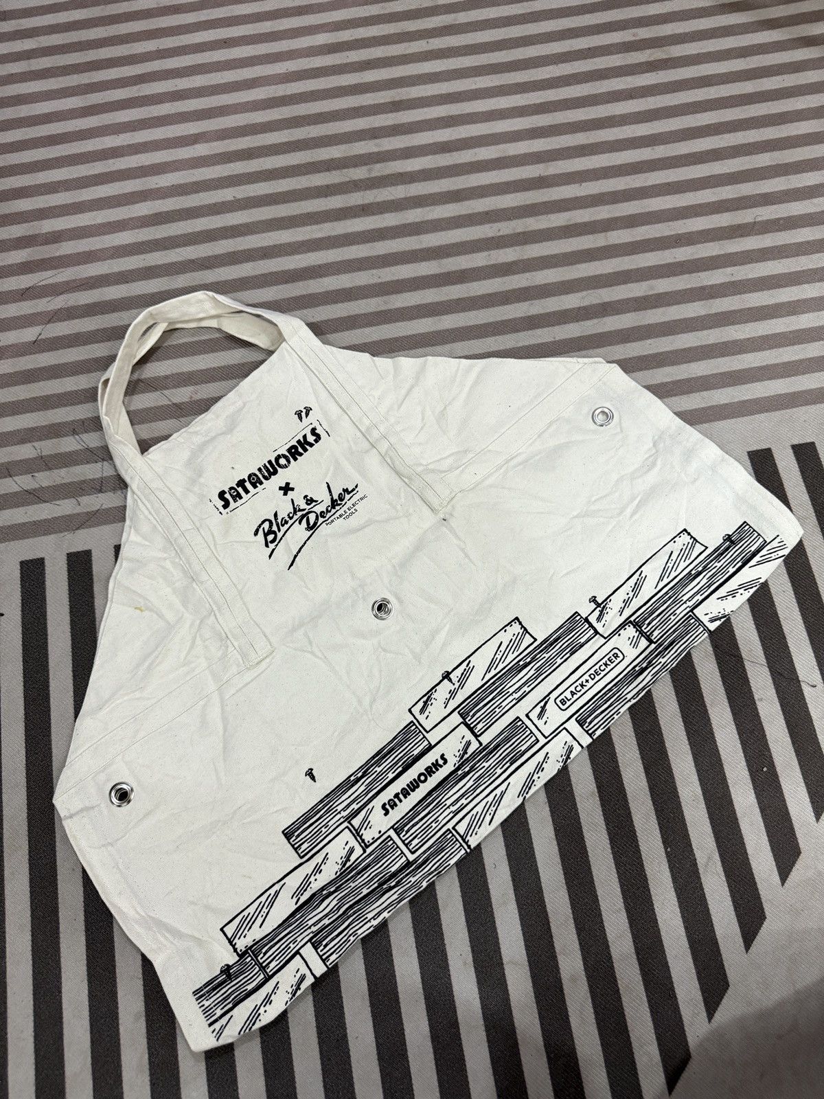 Japanese Brand 🔥🔥🔥ARCHIVE SATAWORKS X BLACK & DECKER TOOLS BAG Size ONE SIZE - 2 Thumbnail