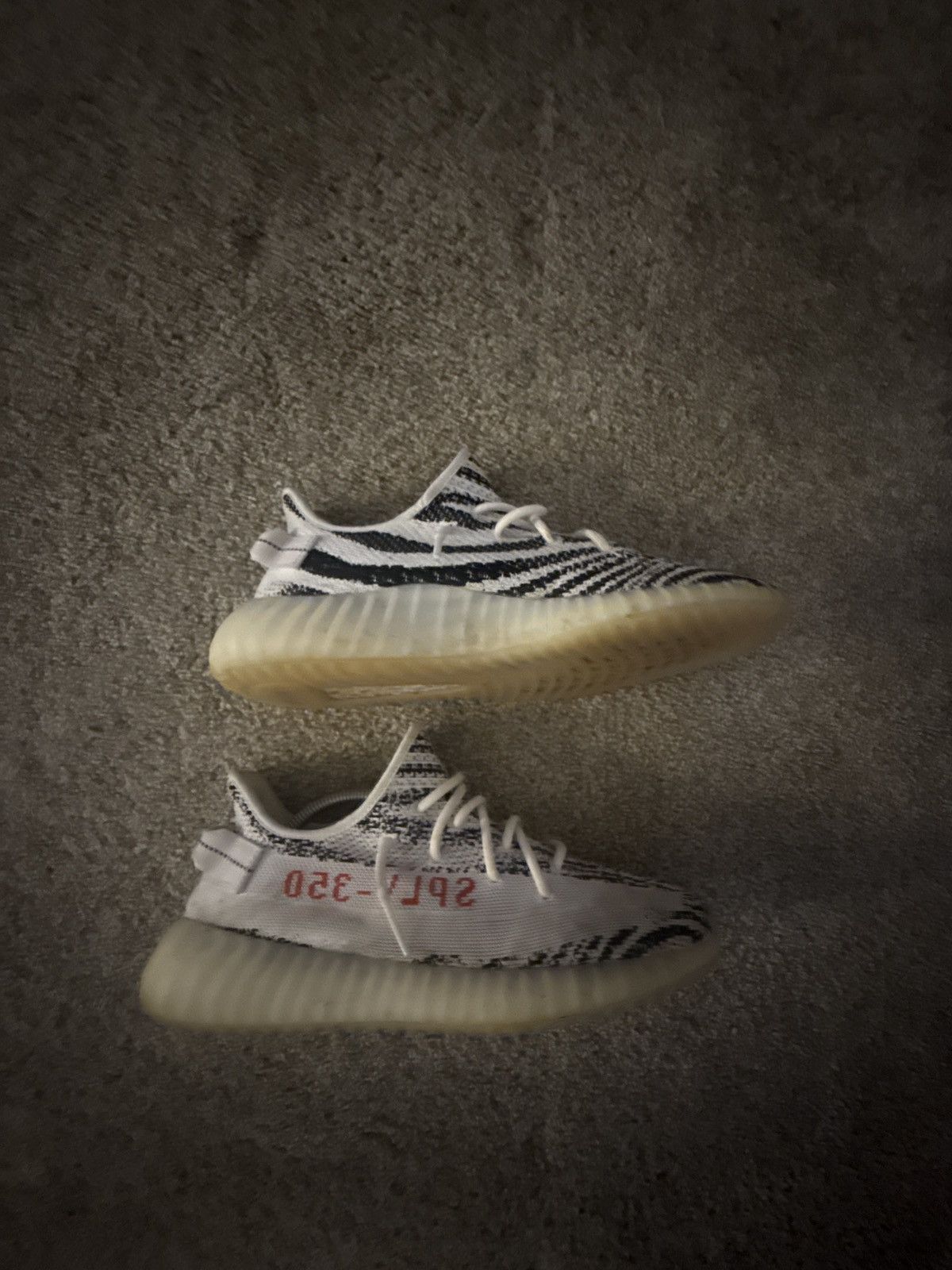 Yeezy Yeezy 350 v2 Zebra Size US 10.5 / EU 43-44 - 2 Thumbnail