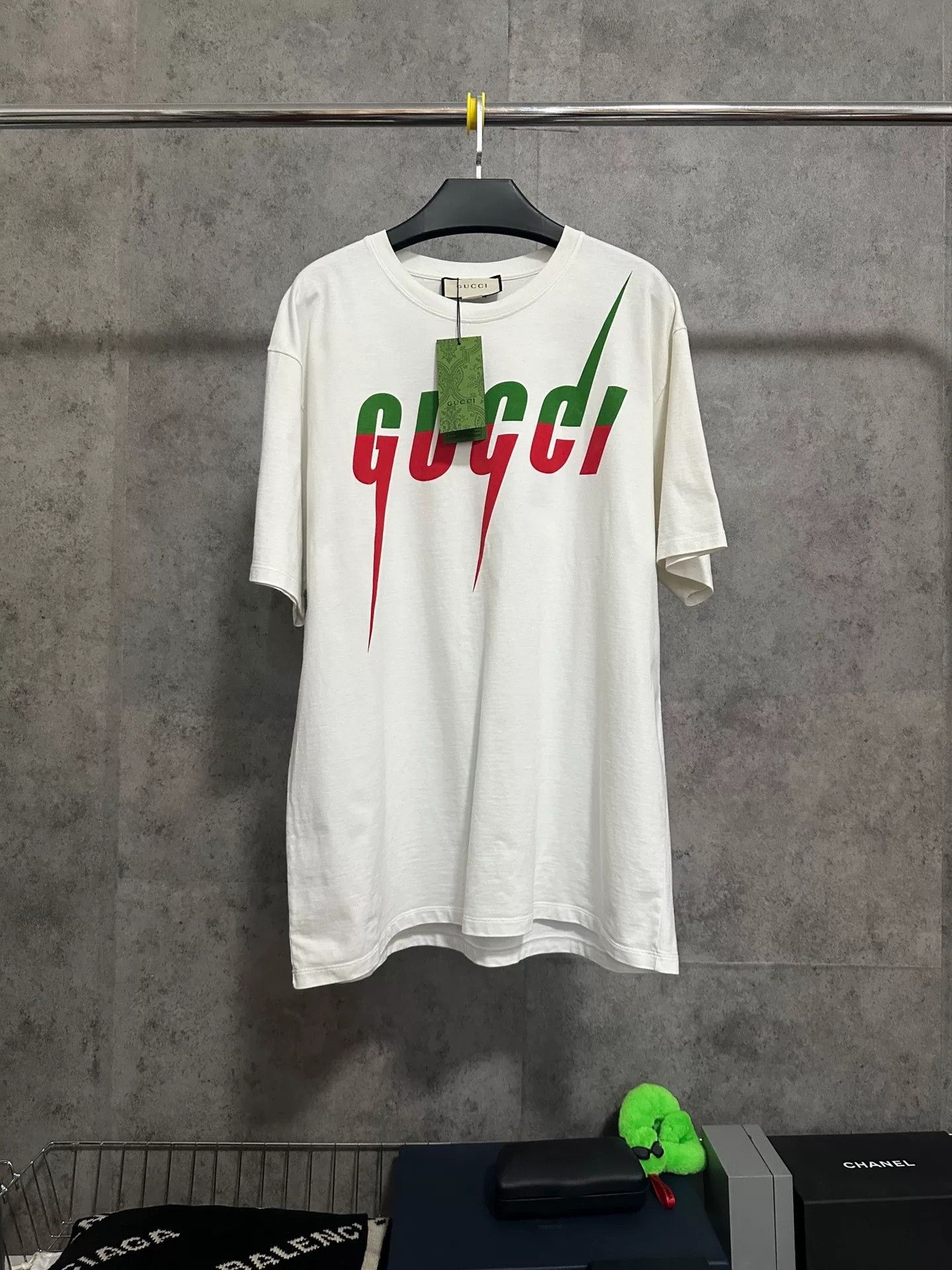 Gucci Gucci Lightning Short Sleeve T-Shirt Size US XXL / EU 58 / 5 - 1 Thumbnail
