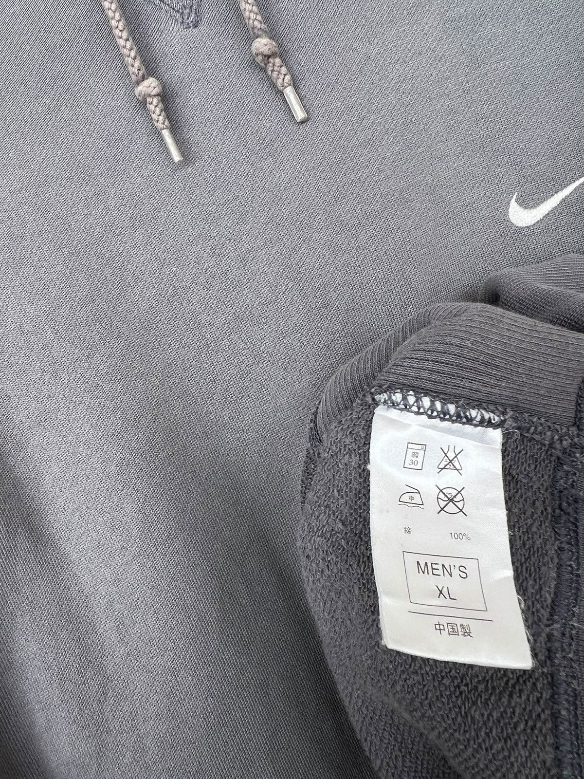 Nike Vintage 2000s Nike Small Swoosh Hoodie Size US L / EU 52-54 / 3 - 9 Thumbnail