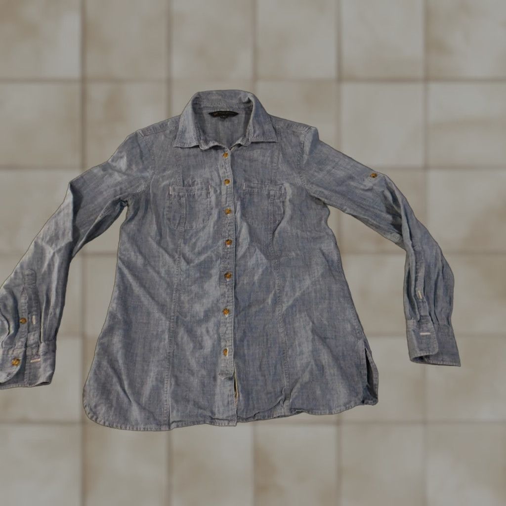 Brooks Brothers Brooks Brothers Button-Up Shirt Womens 4 Blue Chambray Casual Denim Size S / US 4 / IT 40 - 1 Thumbnail