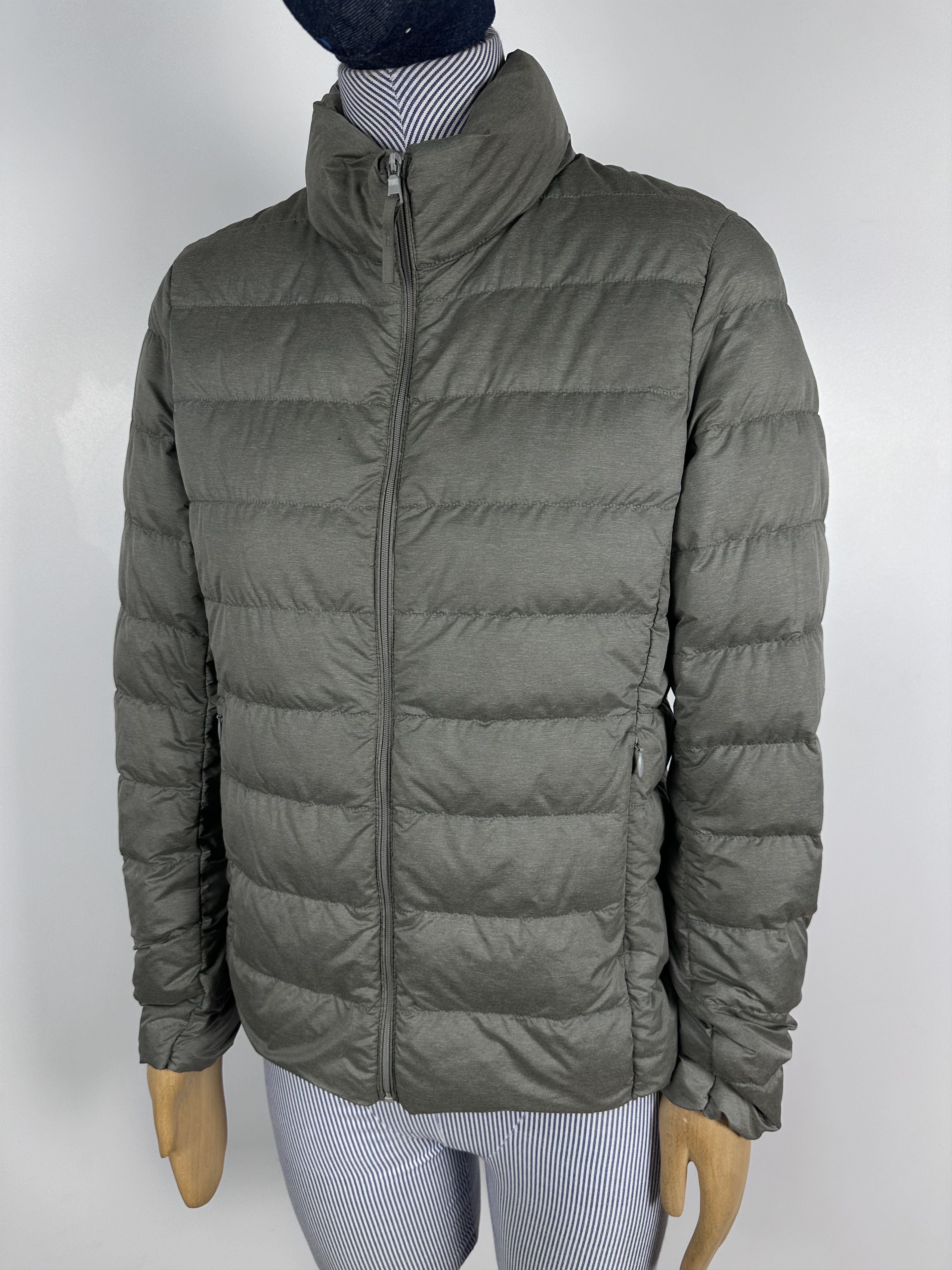 Uniqlo Uniqlo Jacket Ultra Light Down Puffer Packable Coat Zip Gray Size XS / US 0-2 / IT 36-38 - 1 Thumbnail