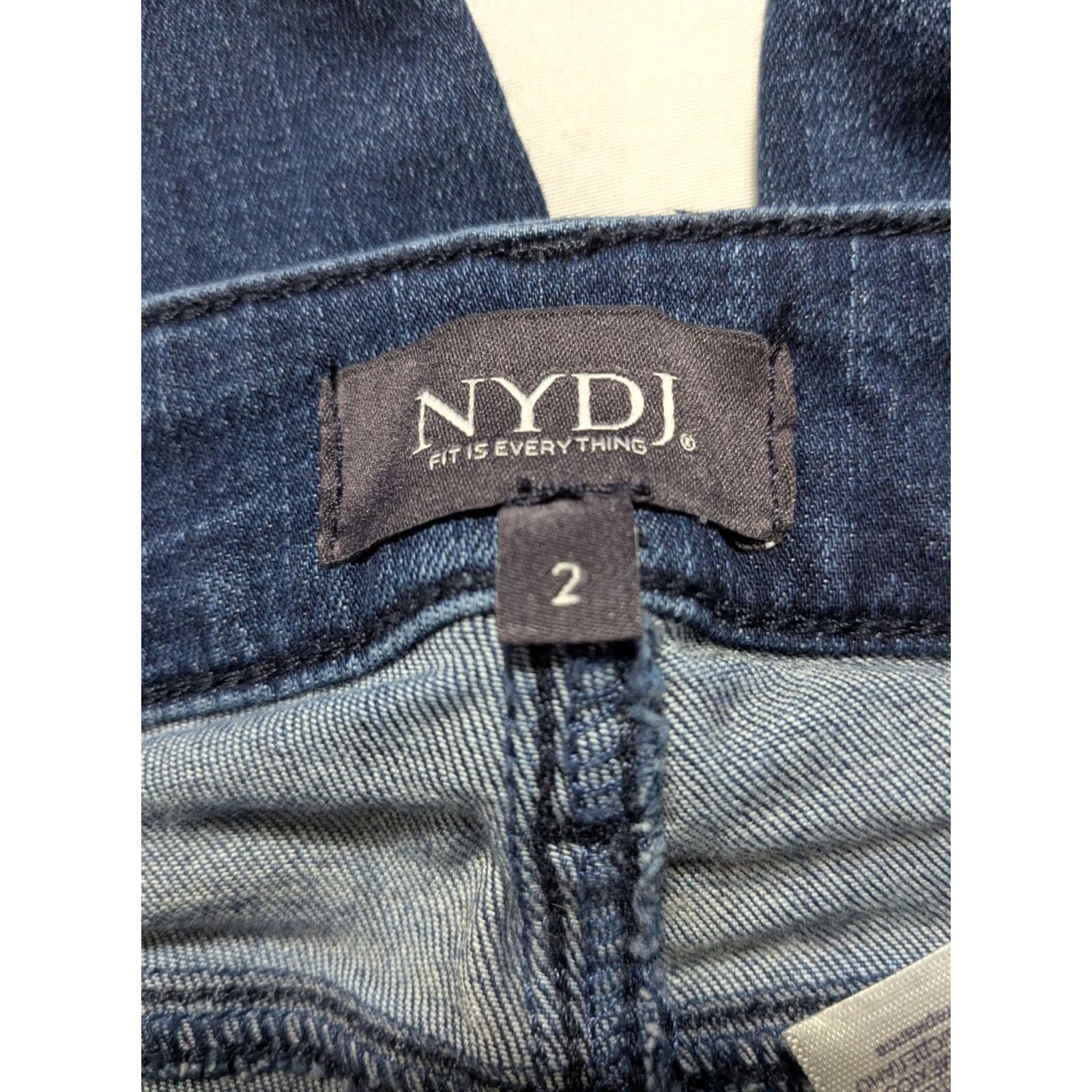 NYDJ NYDJ Marilyn Straight LIFTxTUCK Tech - Women Size 2 Cuffed Crop Jeans Size 27" / US 4 / IT 40 - 5 Thumbnail