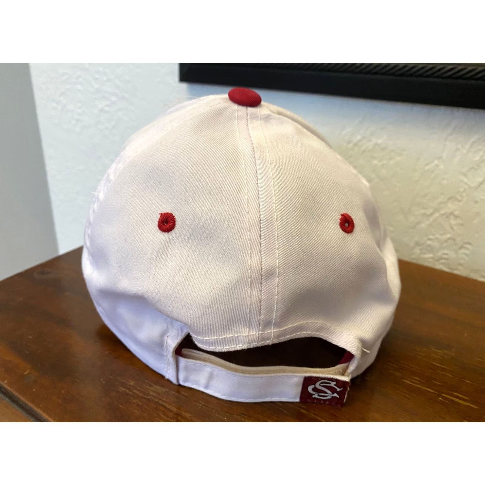 Vintage VINTAGE The Game Hat Cocks White Snapback Adjustable Men’s Cap South Carolina Gamecocks Top of the World Size US M / EU 48-50 / 2 - 3 Thumbnail