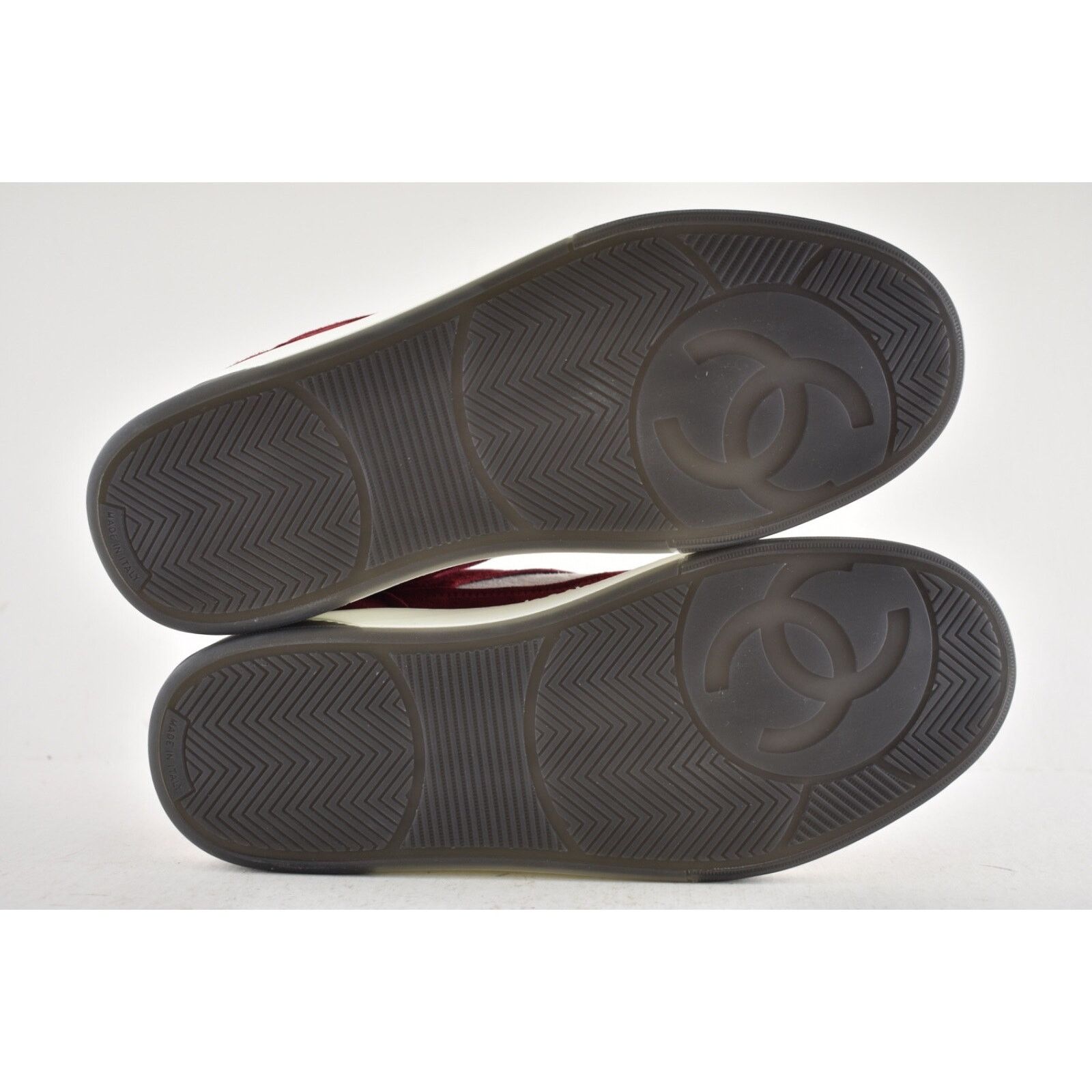 Chanel Chanel 23P Burgundy Suede Flat Lace Up Runner Sneaker 38.5 Size US 8.5 / IT 38.5 - 15 Thumbnail