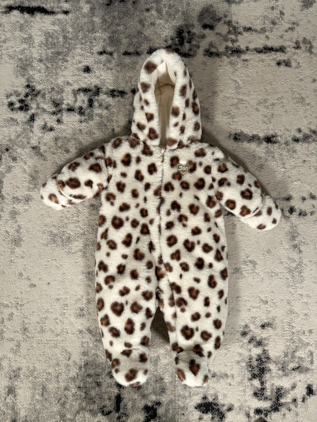 Juicy Couture Y2K Juicy Couture Soft Faux Fur Leopard Hooded Baby Suit Size XXS / US 00 / IT 34 - 1 Thumbnail