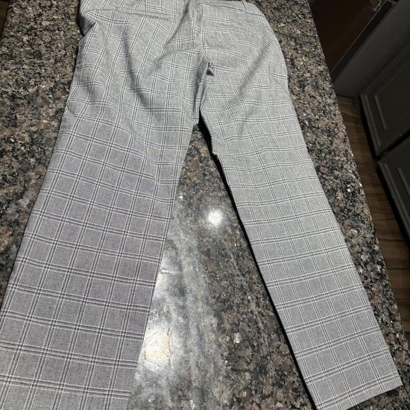Banana Republic Grey and white plaid ankle length pants #plaidpants Size 28" / US 6 / IT 42 - 2 Thumbnail