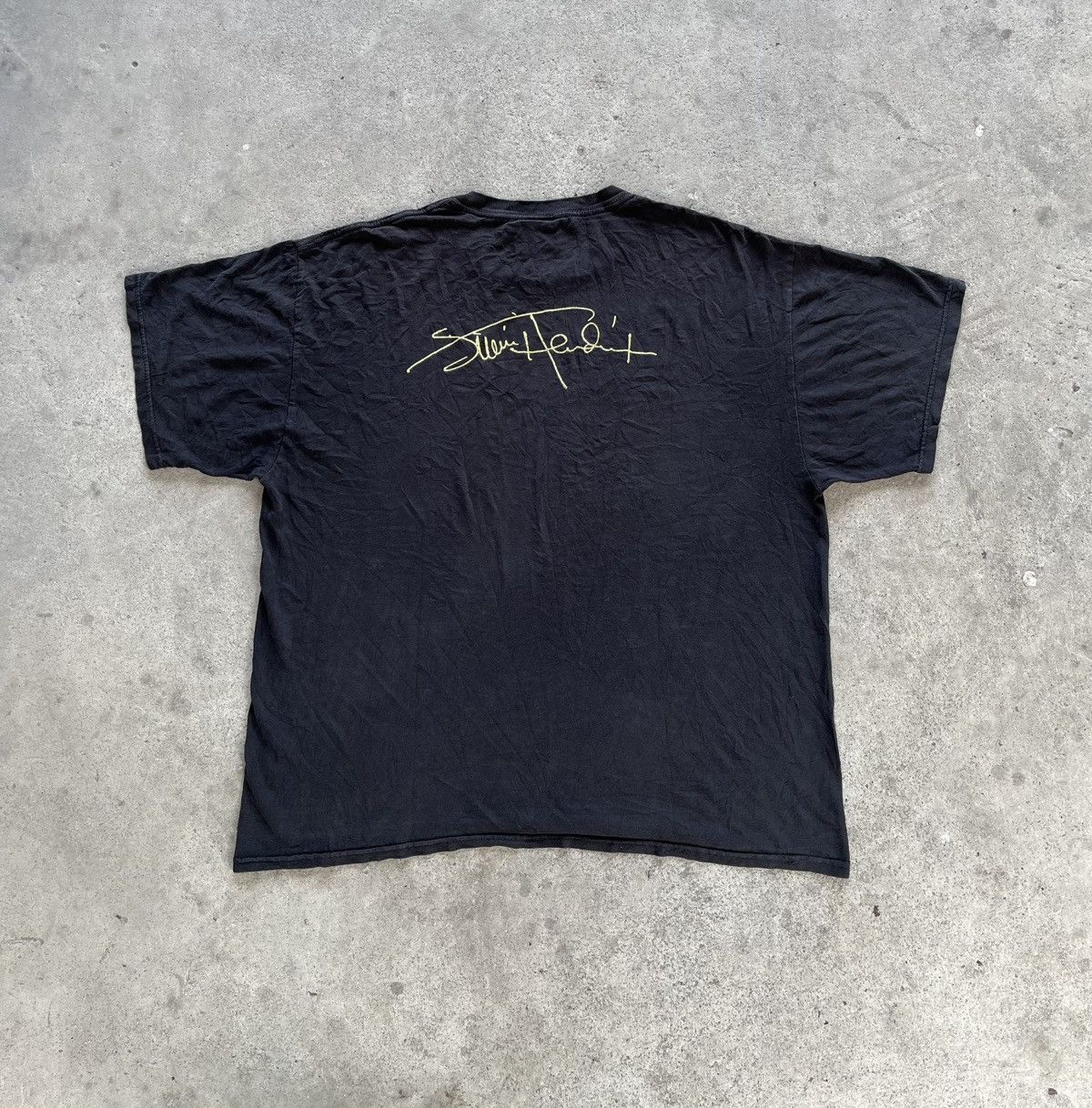 Vintage Vintage Jimmy Hendrix t- shirt 2002’s Size US XL / EU 56 / 4 - 7 Thumbnail