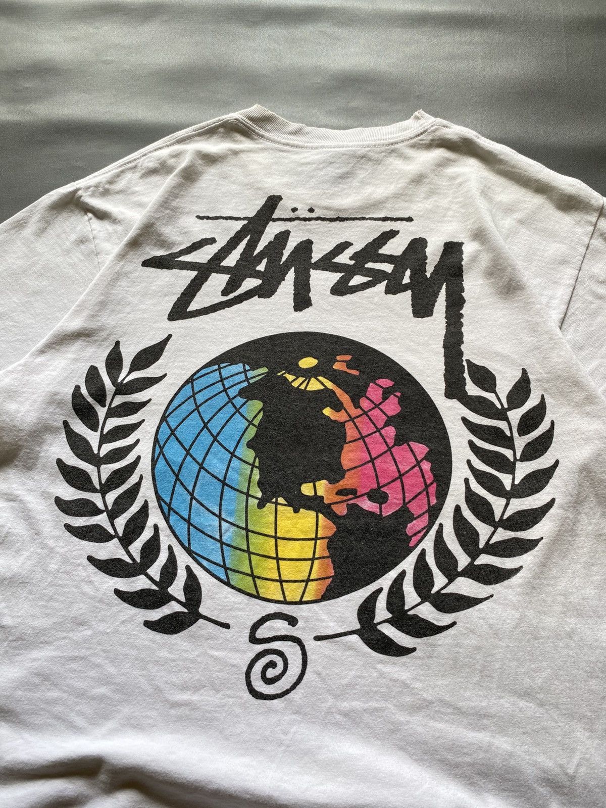 Stussy Vintage Stussy Globe Earth Distressed Tshirt Size US M / EU 48-50 / 2 - 3 Thumbnail